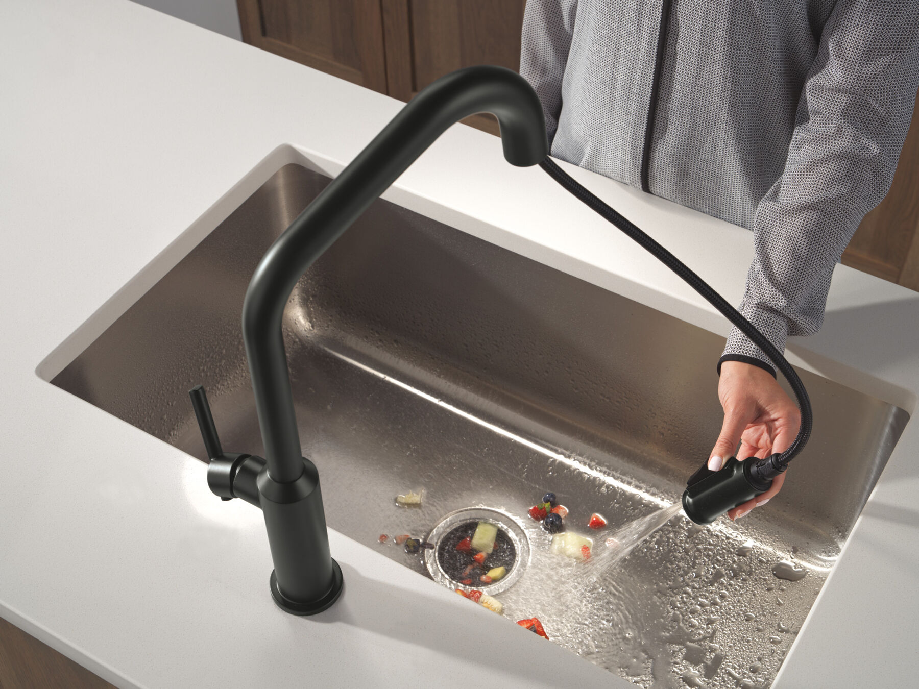 Single Handle Pull-Down Kitchen Faucet