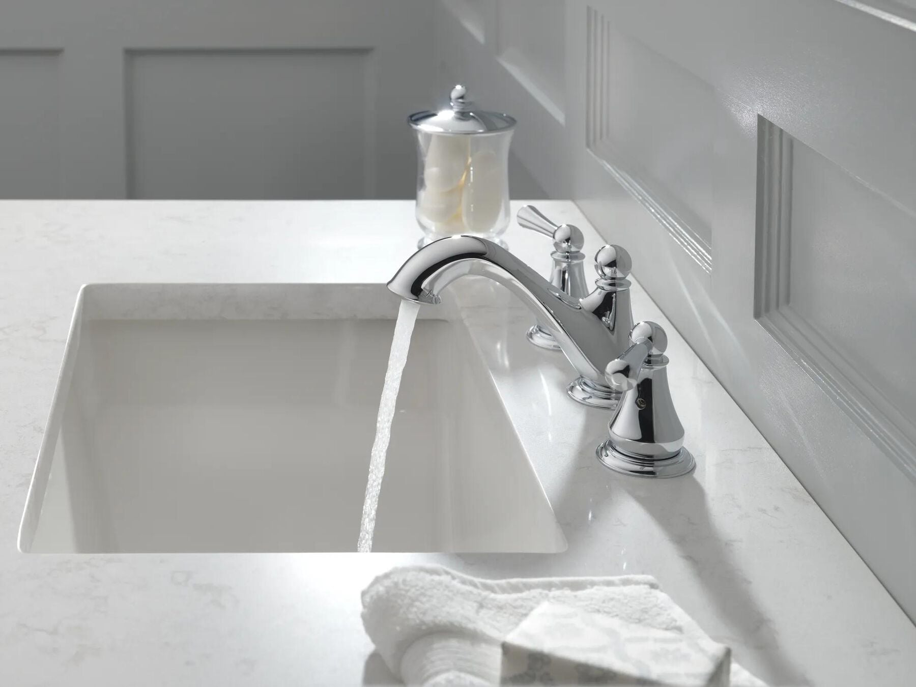 Two Handle Widespread Bathroom Faucet