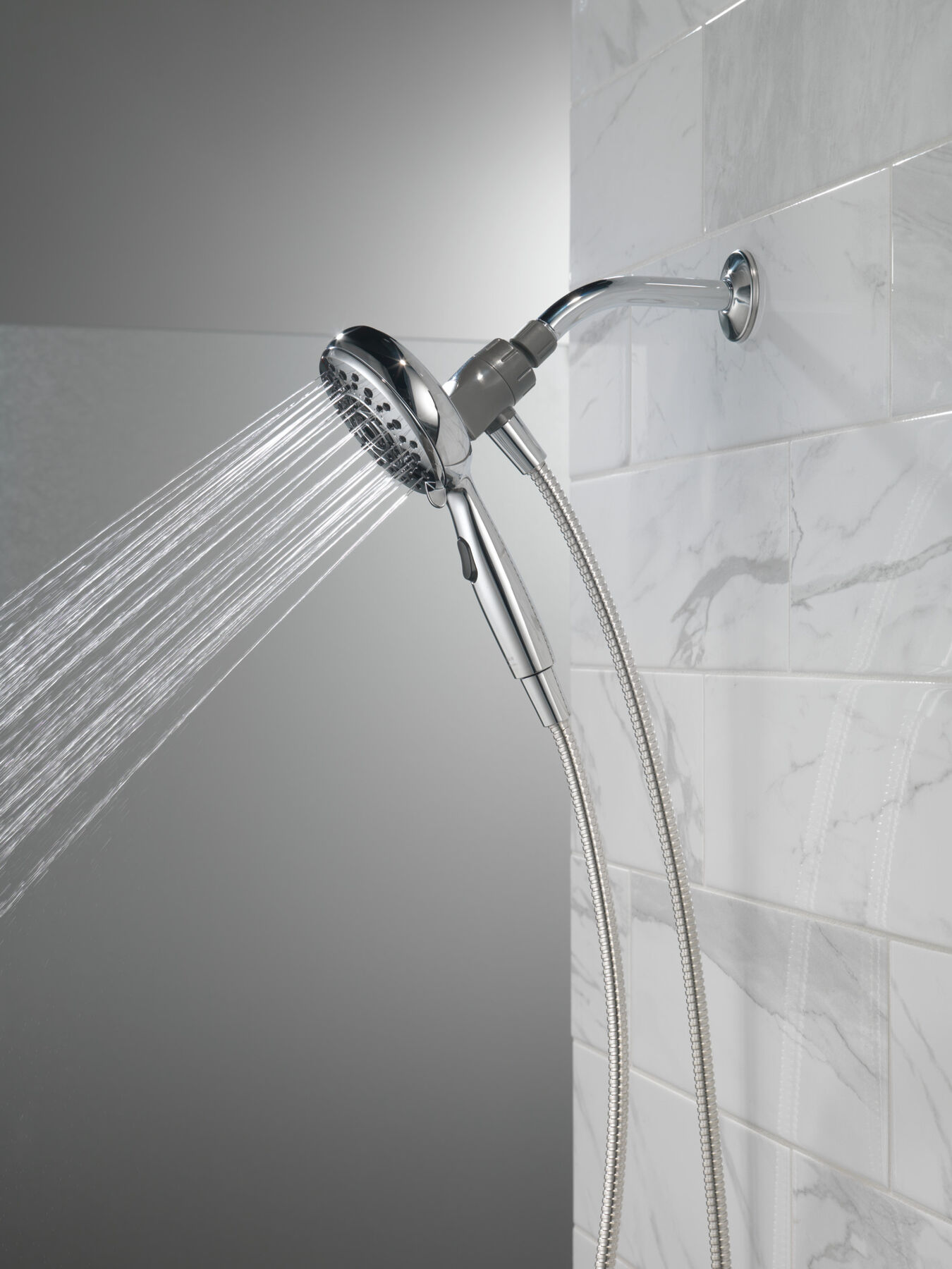 6-Setting SureDock&reg; Magnetic Hand Shower