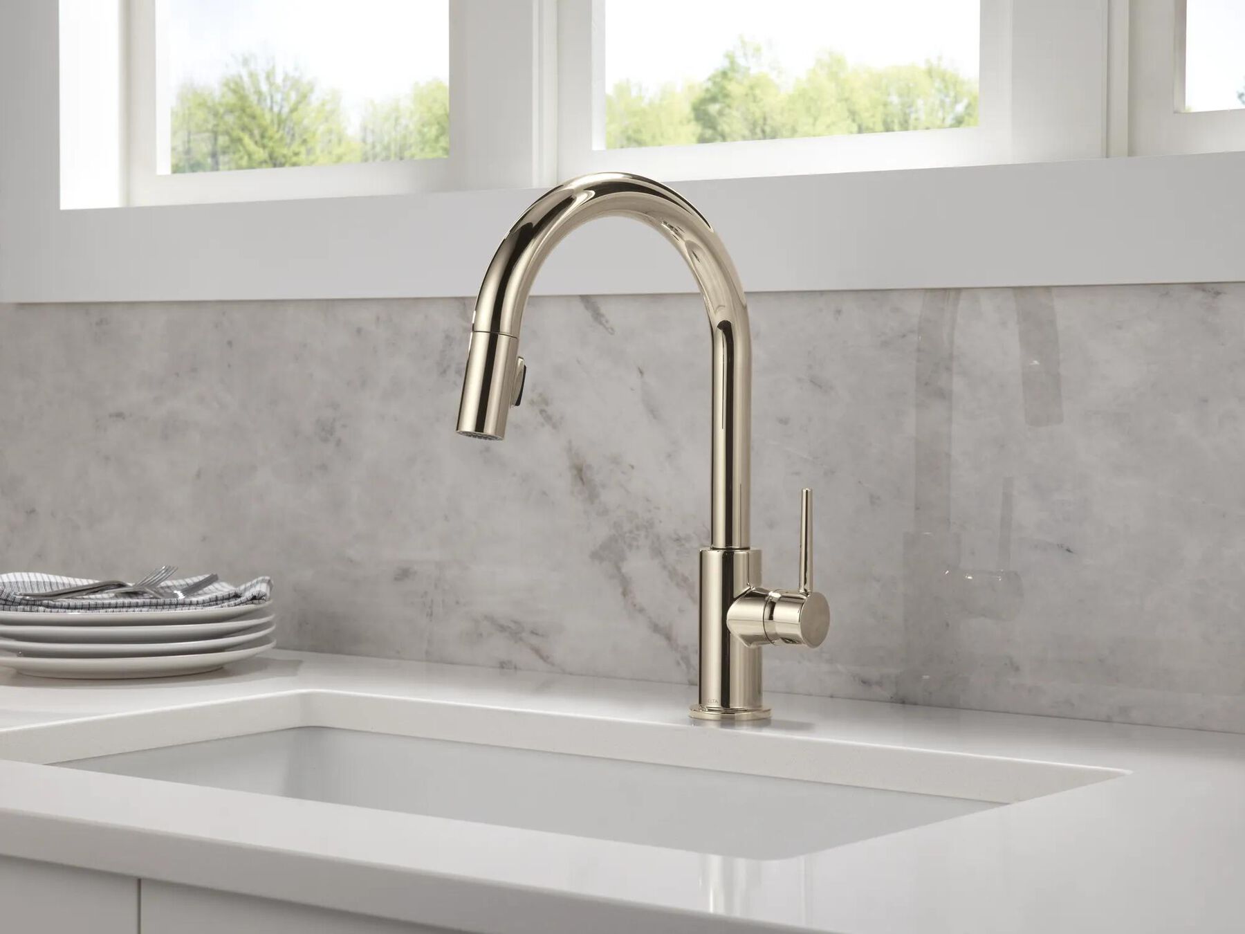 Single Handle Pull-Down Kitchen Faucet