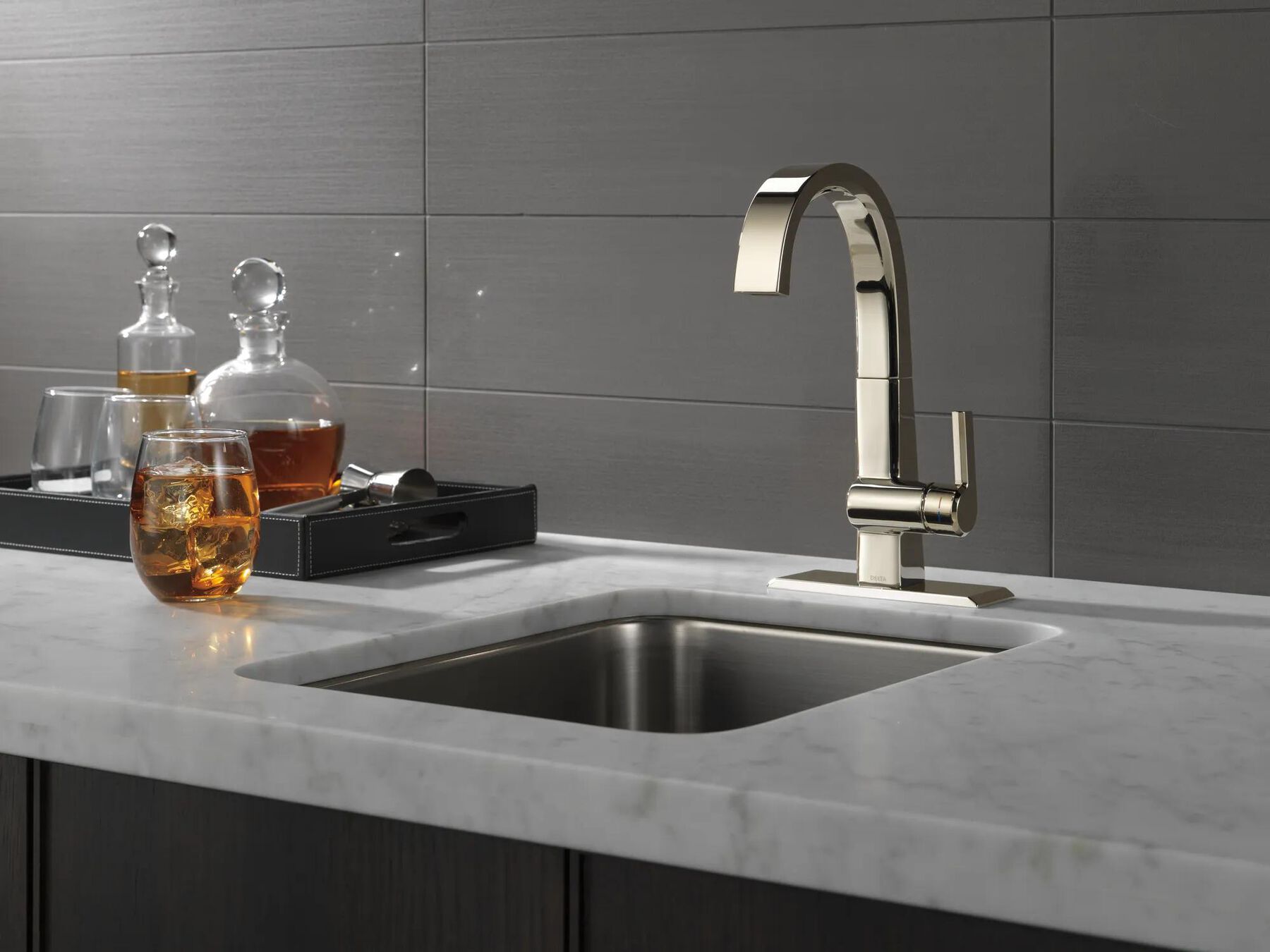 Escutcheon and Gasket - Transitional / Contemporary Bar