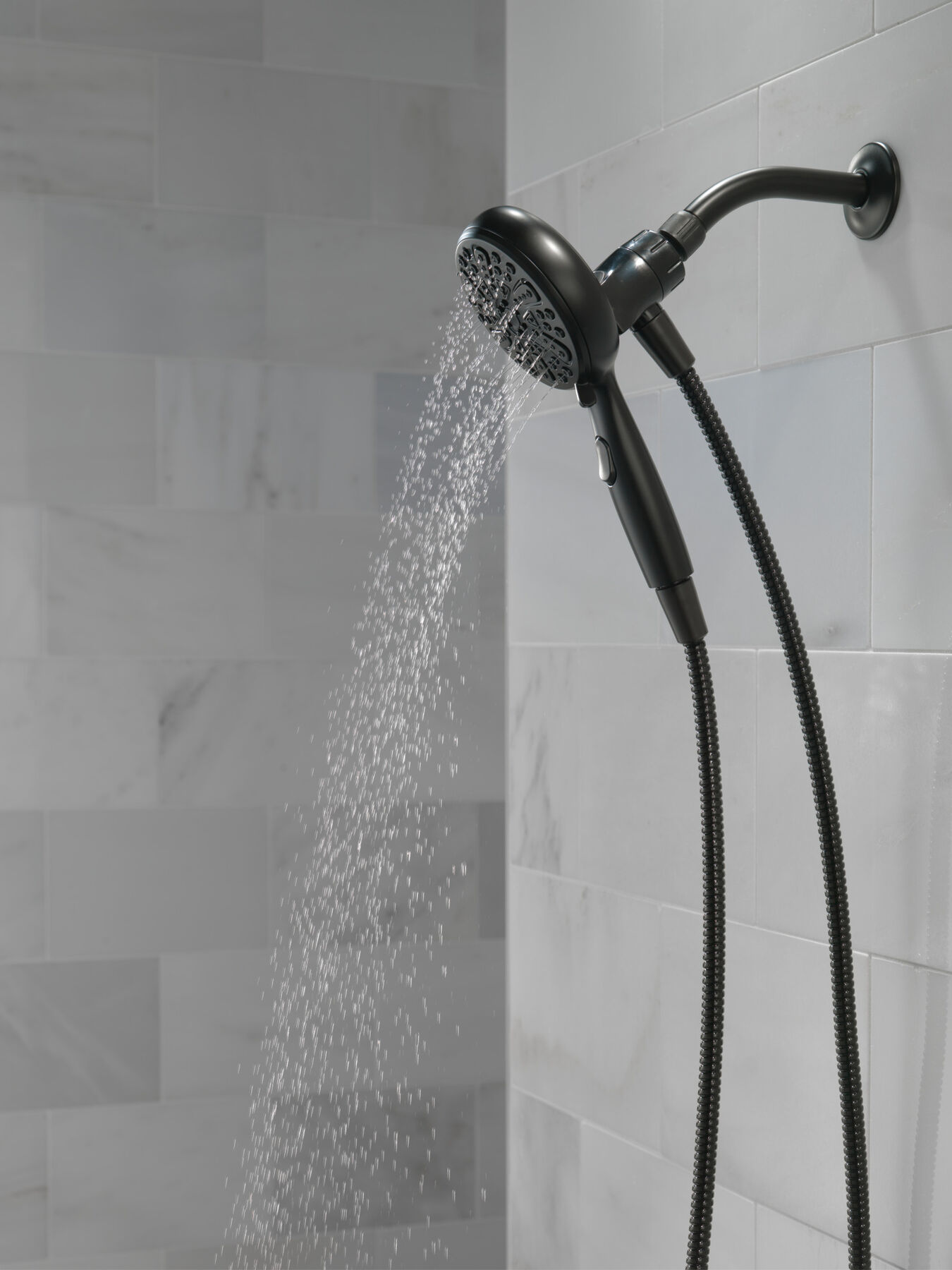 6-Setting SureDock&reg; Magnetic Hand Shower