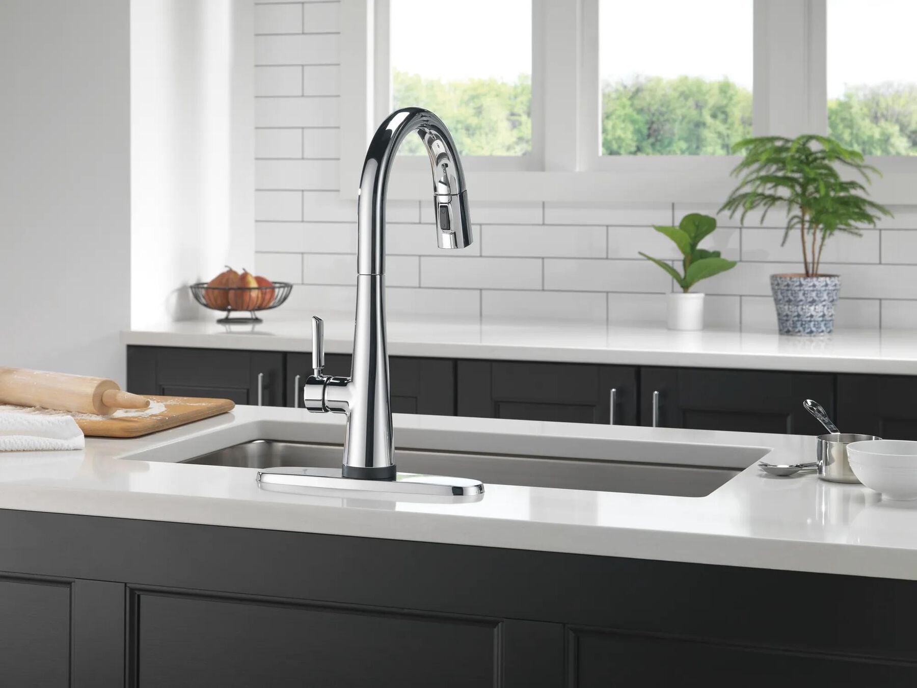 Touch2O Pull-Down Kitchen with Voice