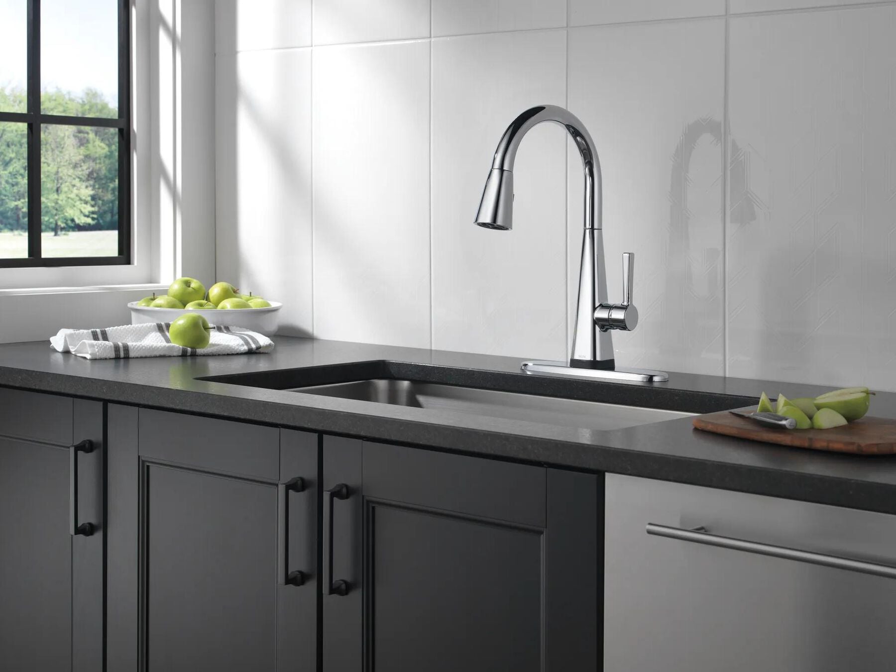 Touch2O&Voice Pull-Down Kitchen with Soap Disp Bundle