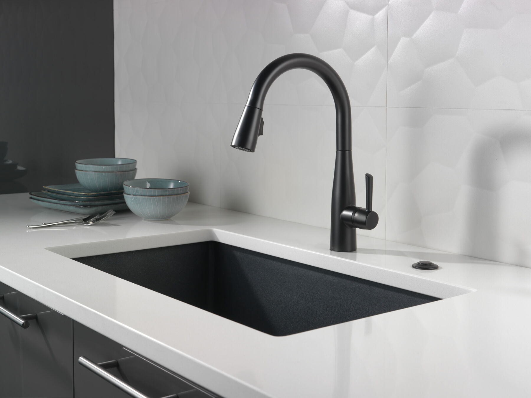 Single Handle Pull-Down Kitchen Faucet