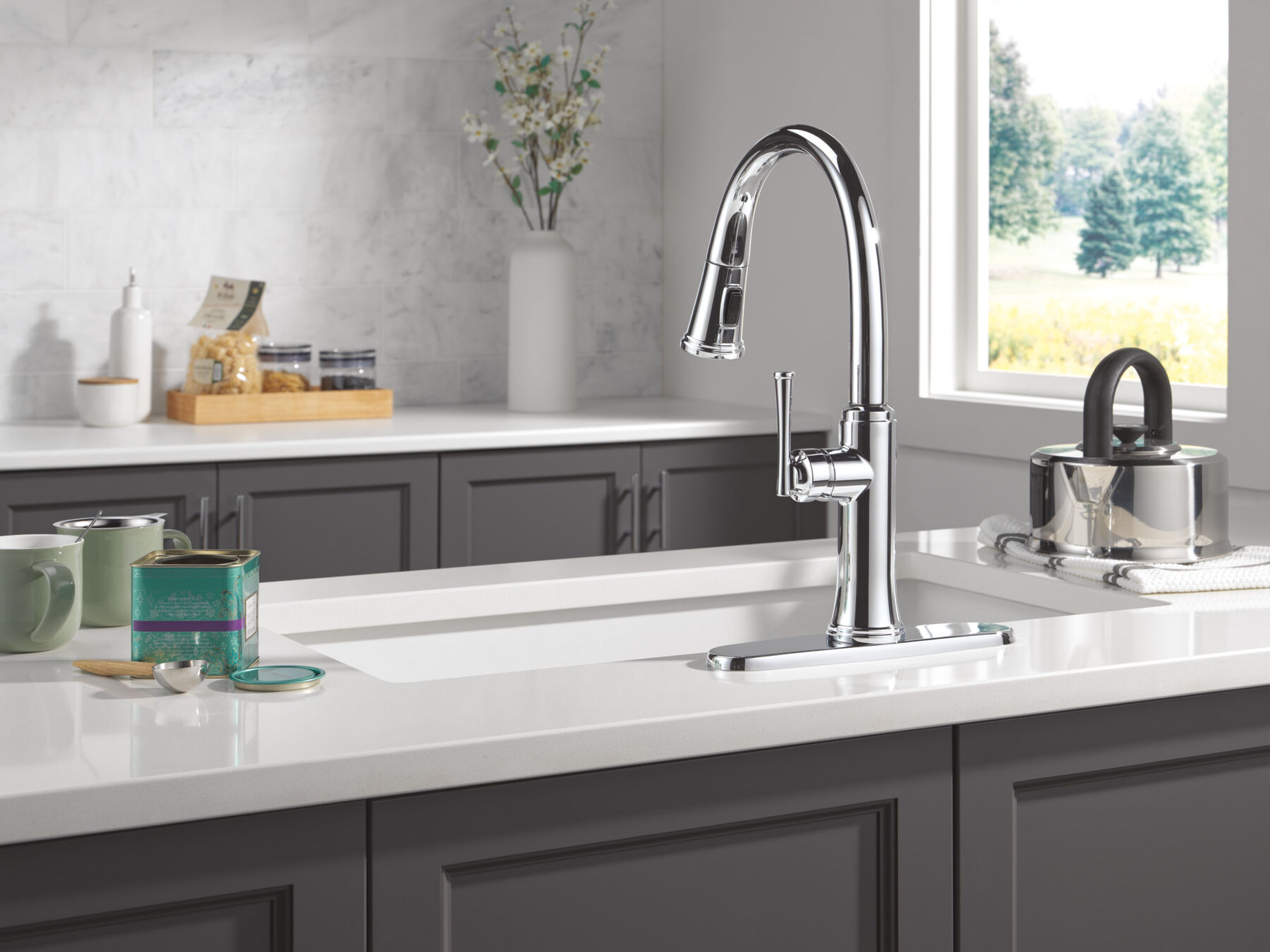 Single Handle Pull-Down Kitchen Faucet