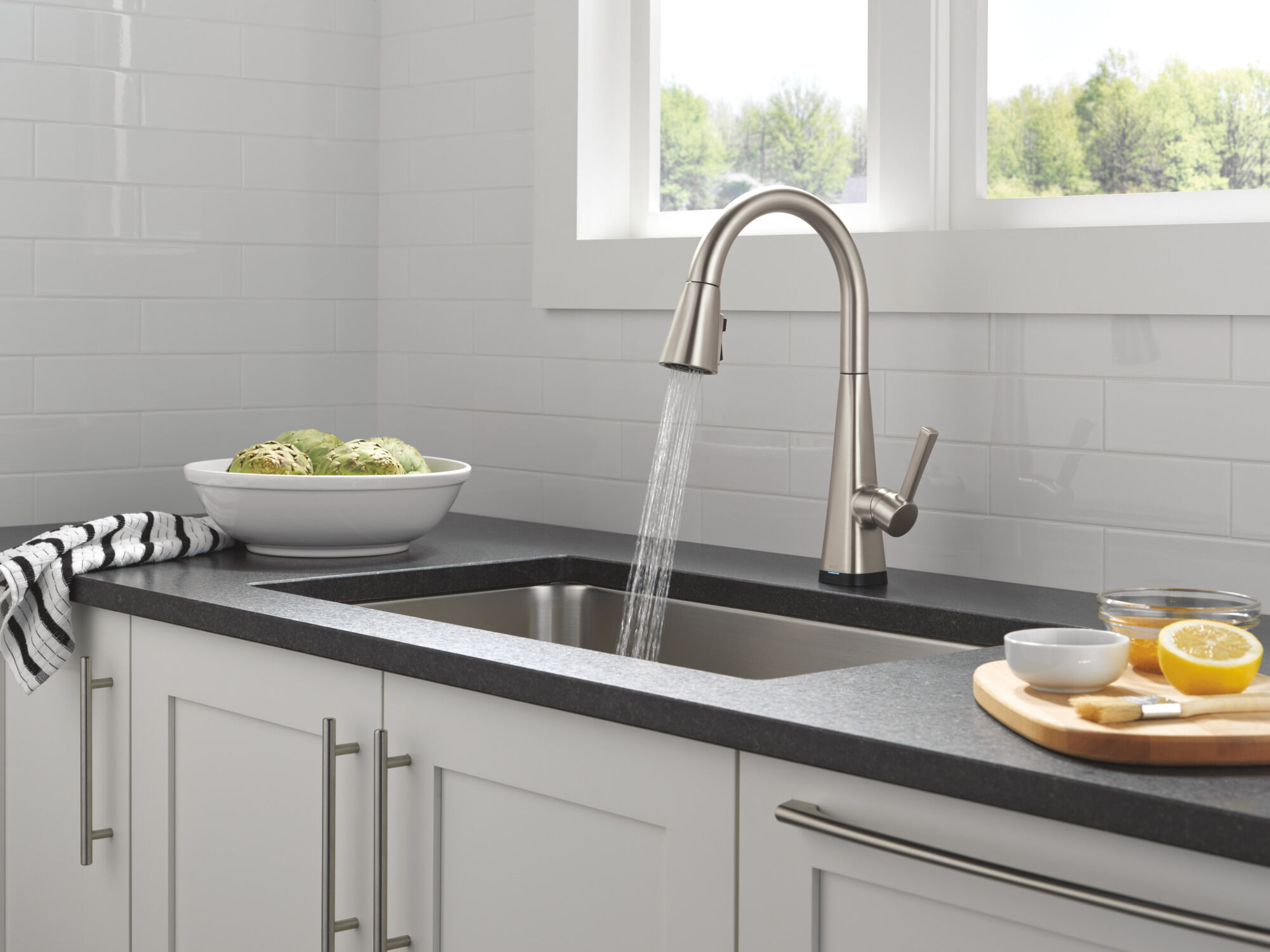 Single-Handle Pull-Down Kitchen Faucet with Touch2O® Technology in
