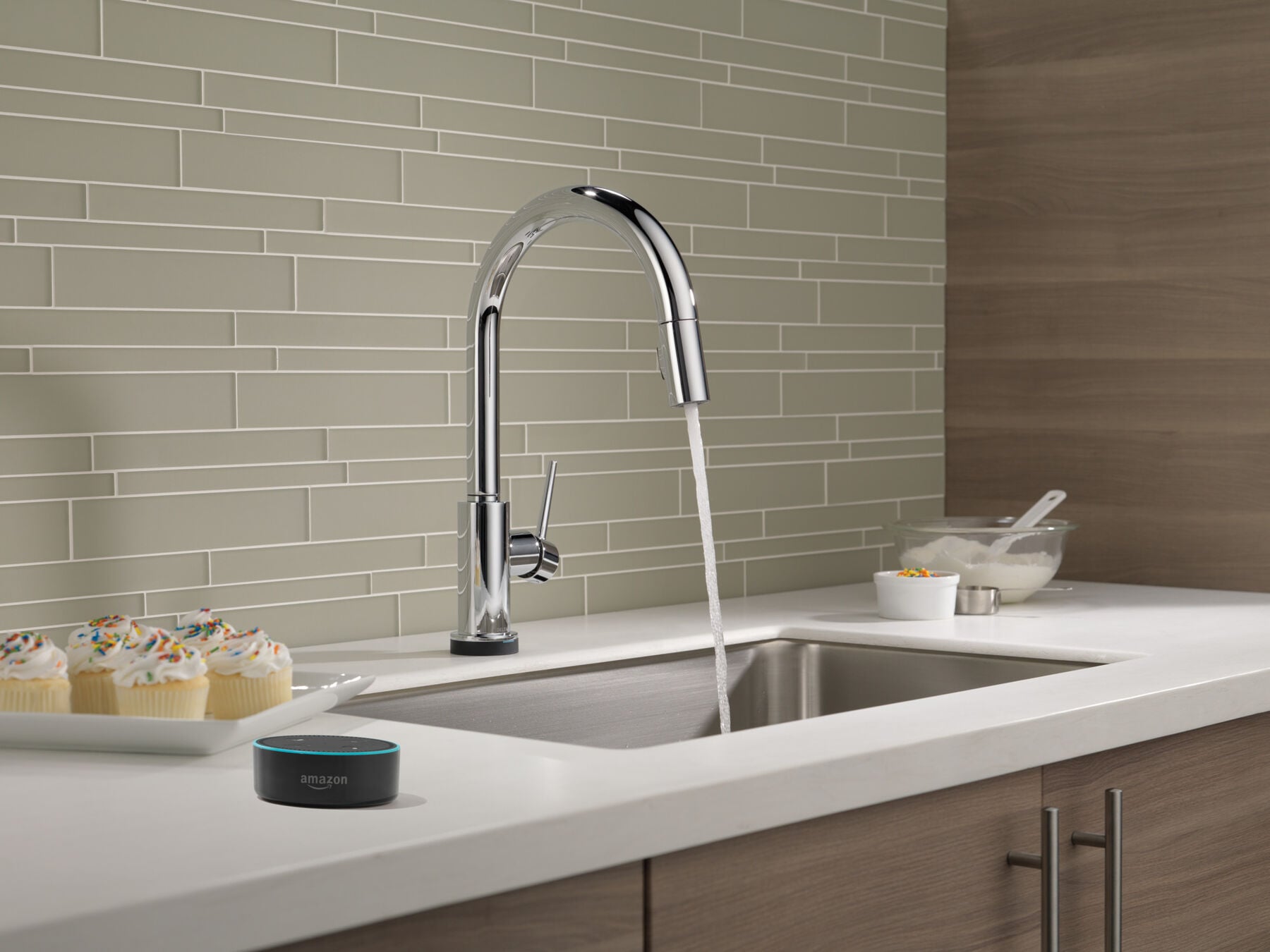 VoiceIQ&reg; Single-Handle Pull-Down Kitchen Faucet with Touch<sub>2</sub>O&reg; Technology (Recertified)
