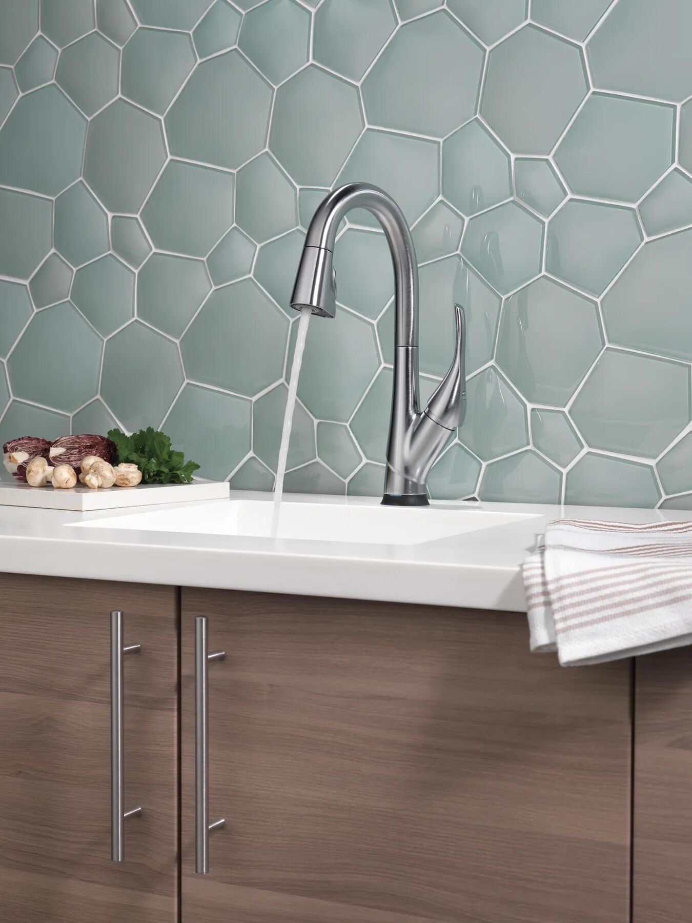 Single Handle Pull-Down Bar / Prep Faucet with Touch<sub>2</sub>O&reg; Technology