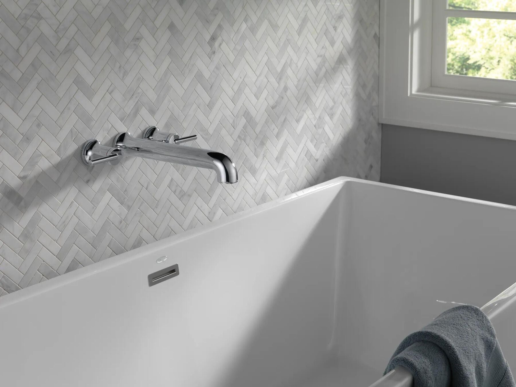 Wall Mounted Tub Filler