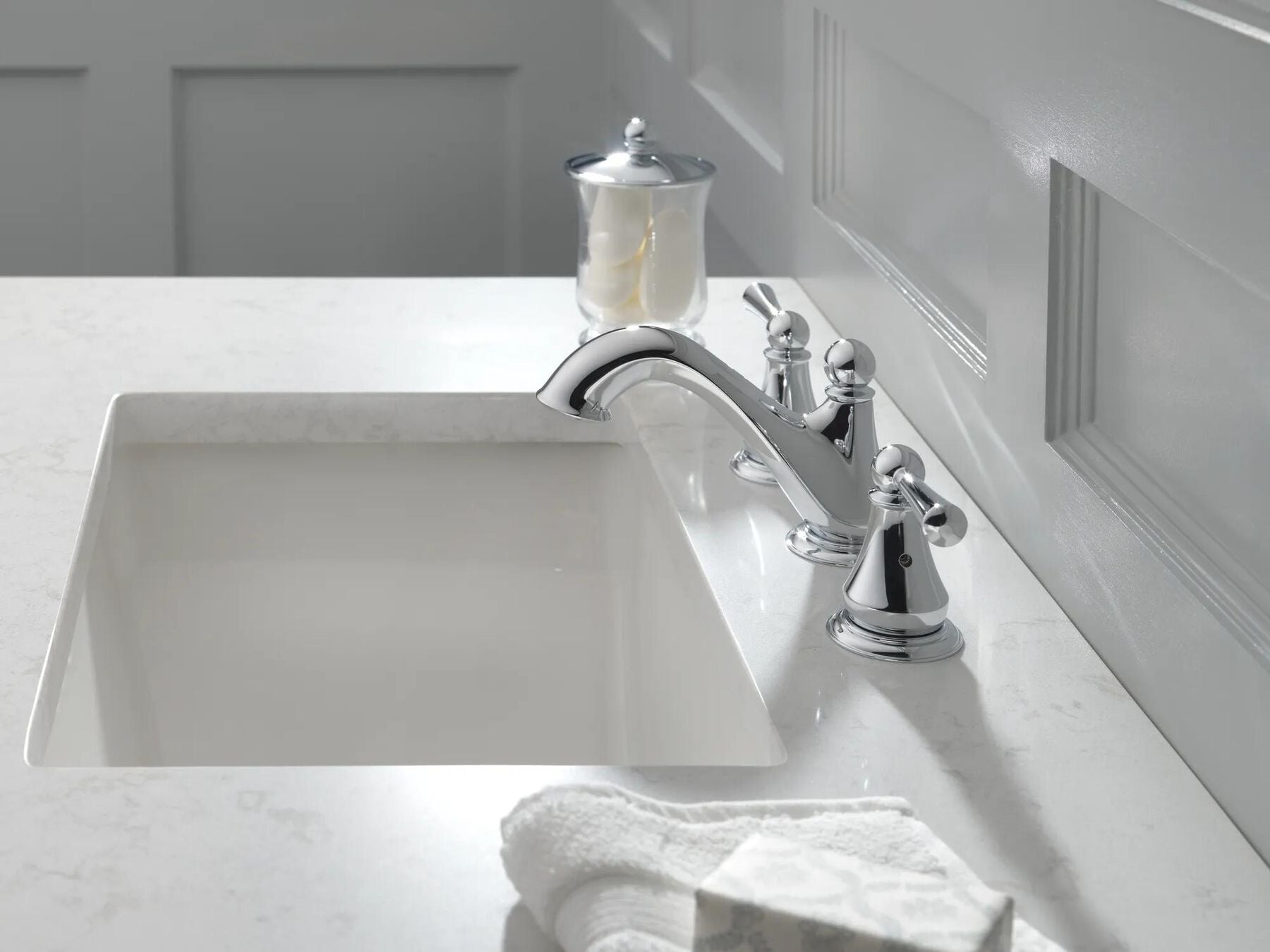 Two Handle Widespread Bathroom Faucet