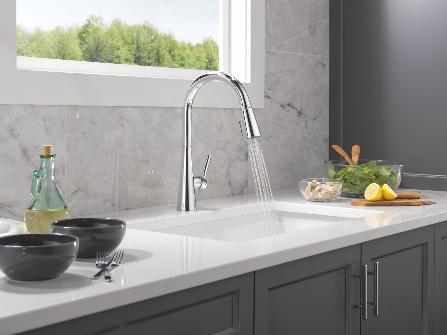 Single Handle Kitchen Pull-Down Faucet