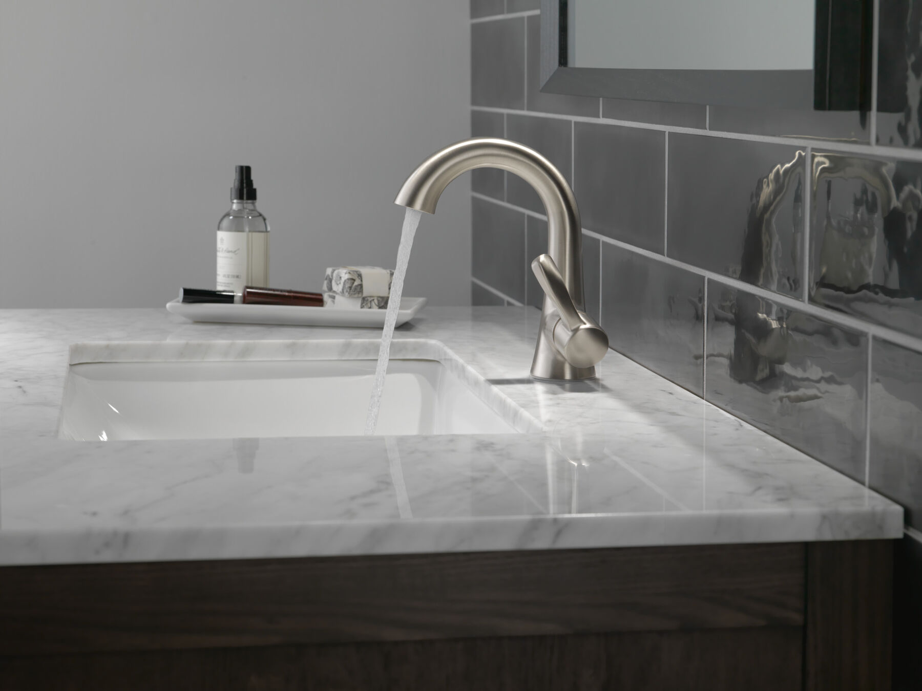 Single Handle Bathroom Faucet