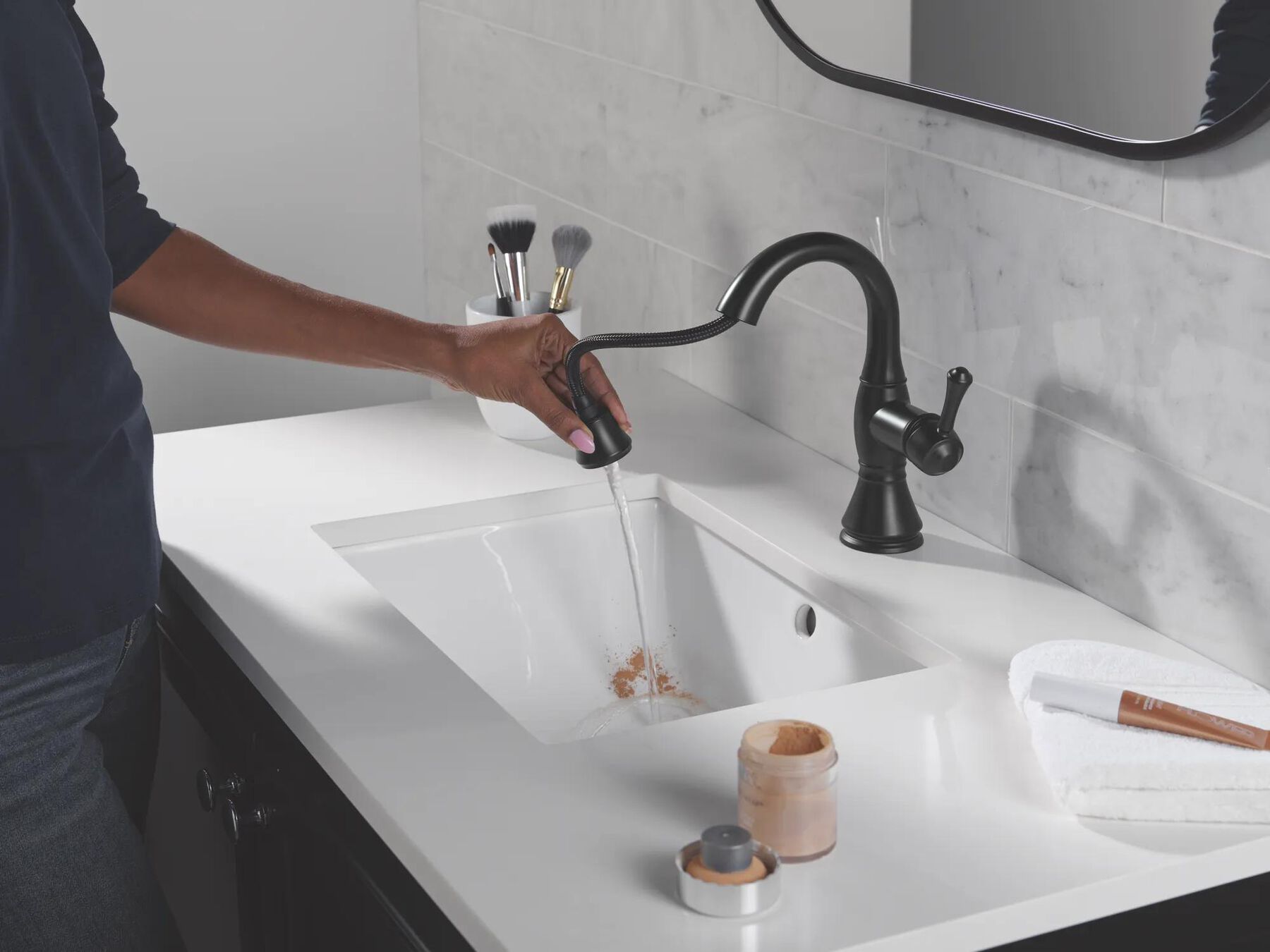 Single Handle Pull Down Bathroom Faucet