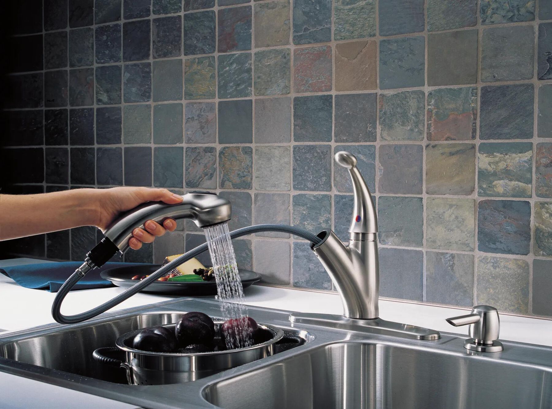 Single Handle Pull-Out Kitchen Faucet with Soap Dispenser