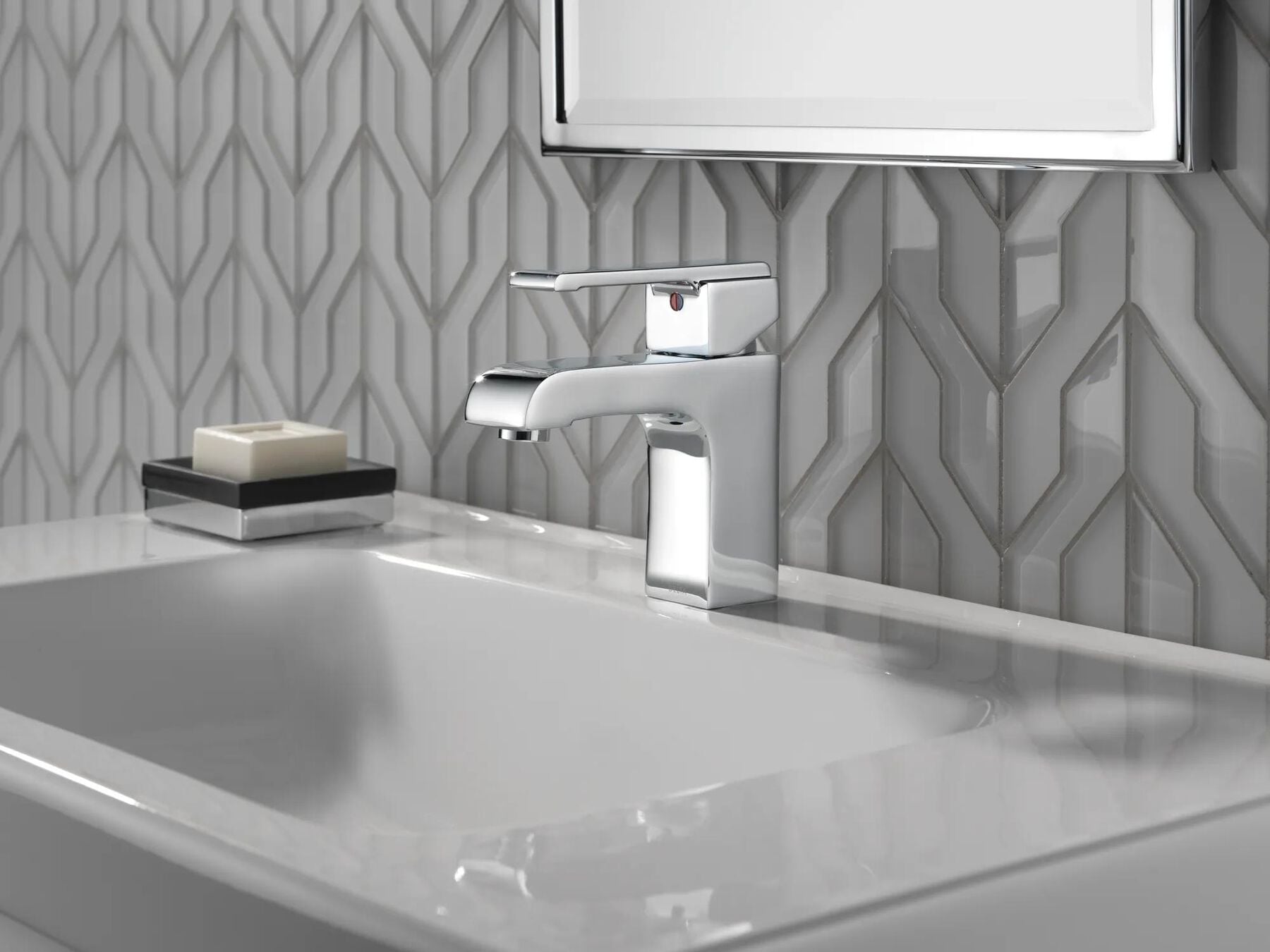 Single Handle Centerset Bathroom Faucet