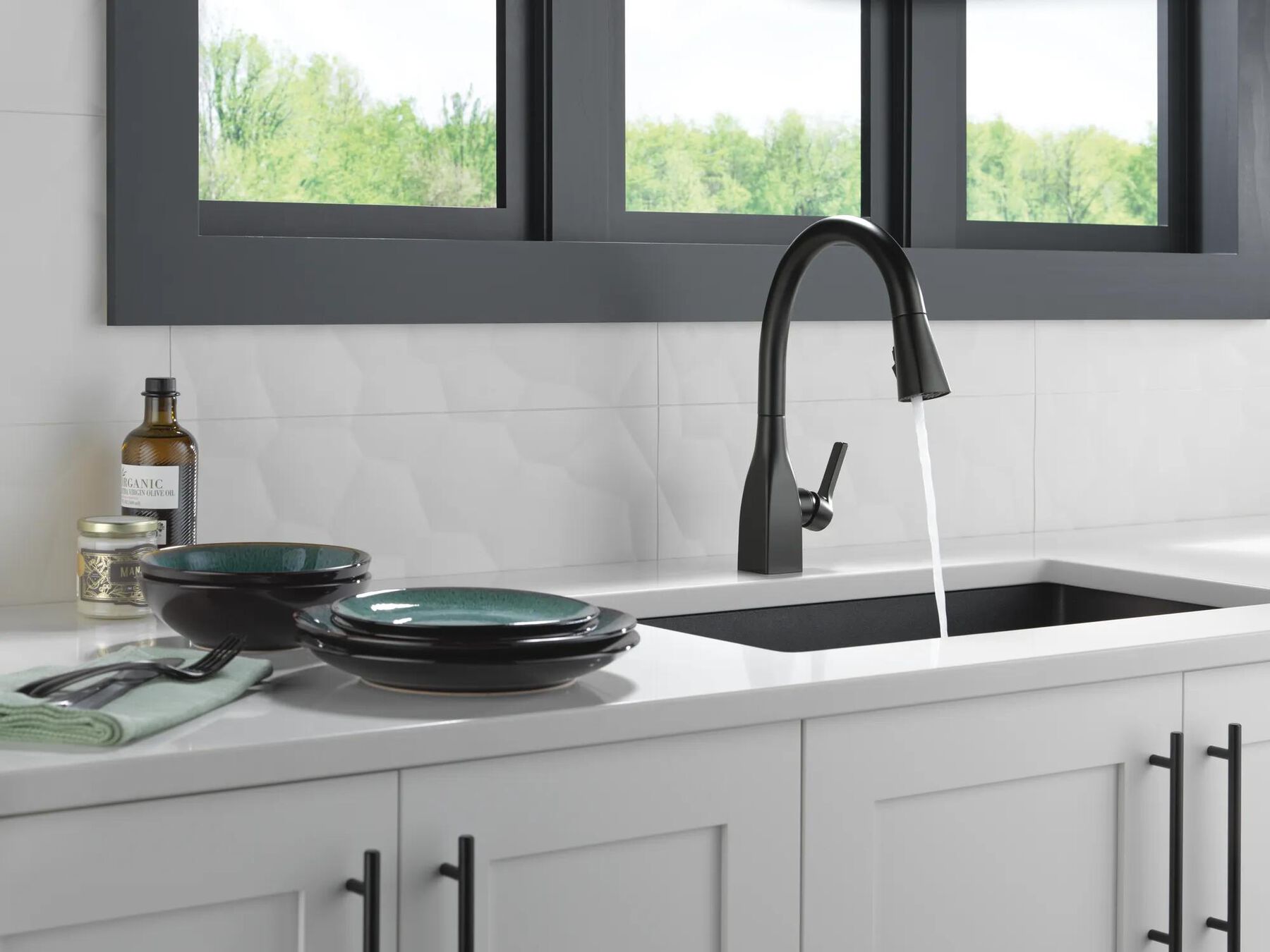 Single Handle Pull-Down Kitchen Faucet With ShieldSpray&reg; Technology
