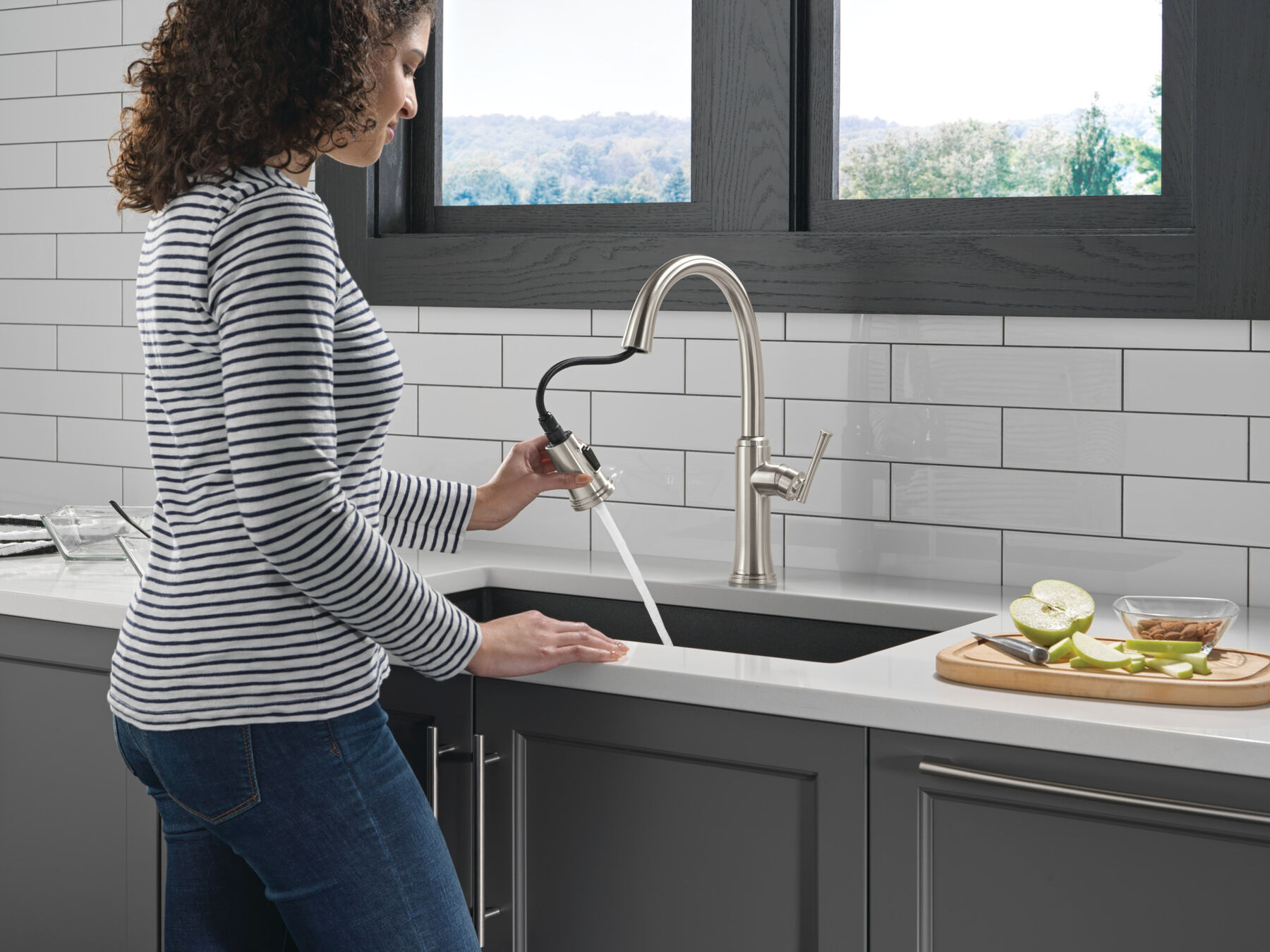 Single Handle Pull-Down Kitchen Faucet