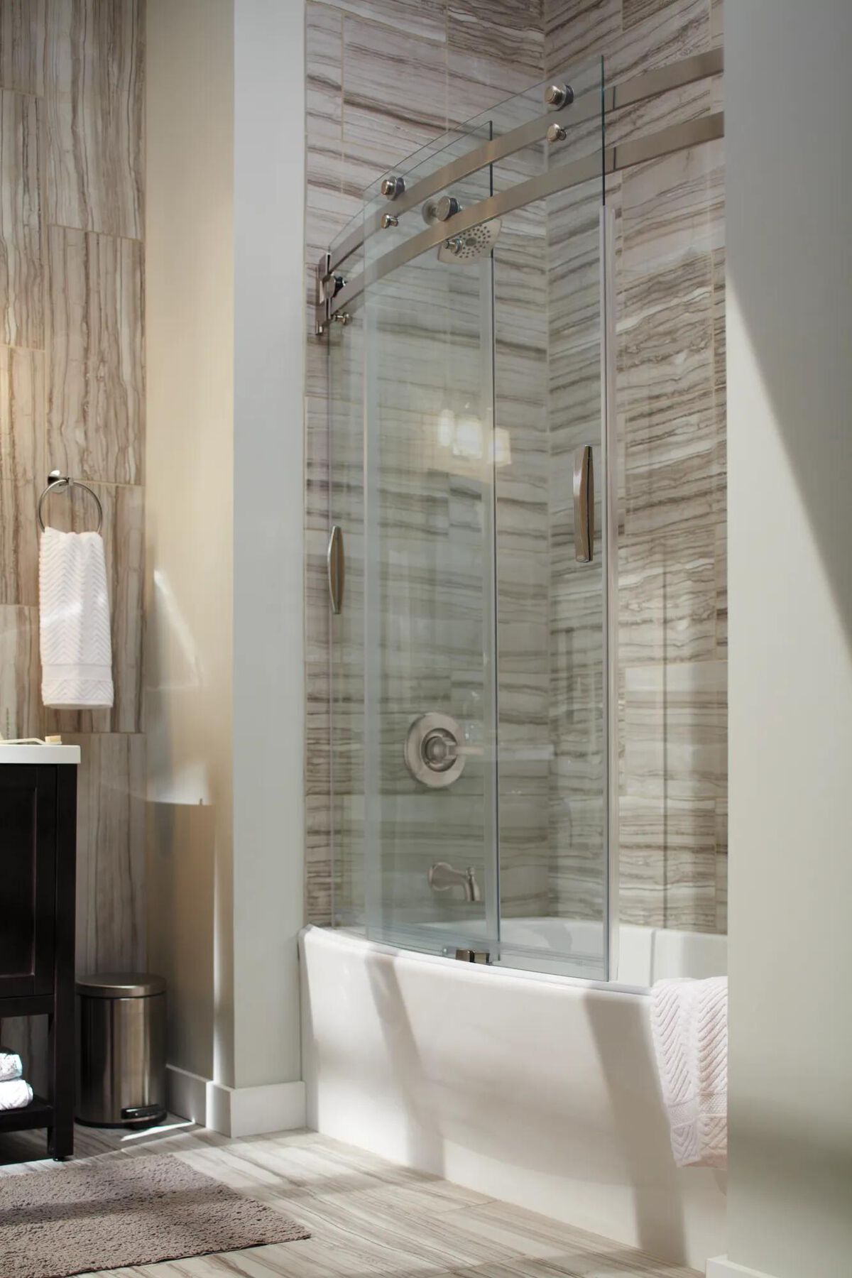 Monitor&reg; 14 Series Tub & Shower