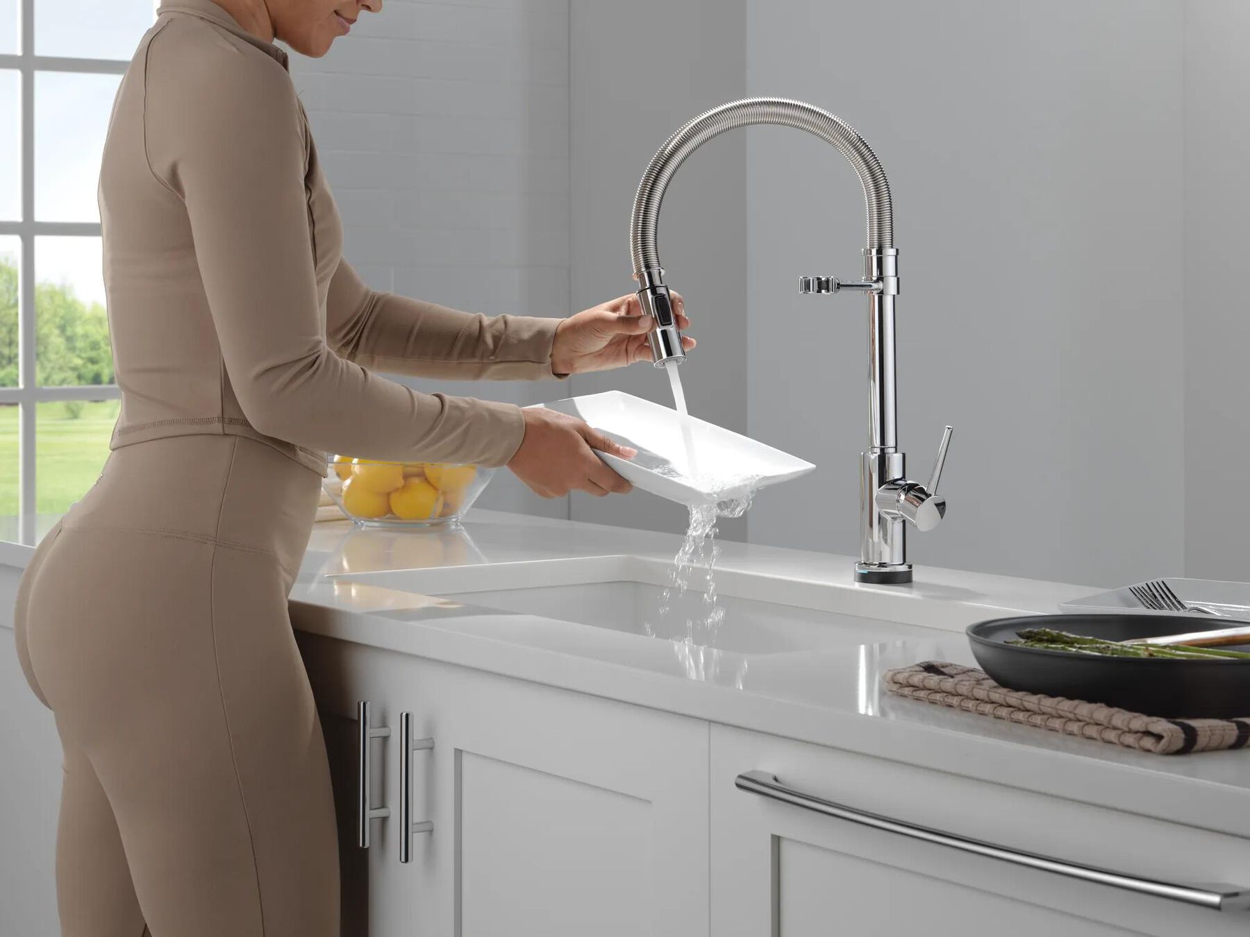 Touch<sub>2</sub>O&reg; Technology Kitchen Faucet with Touchless Technology