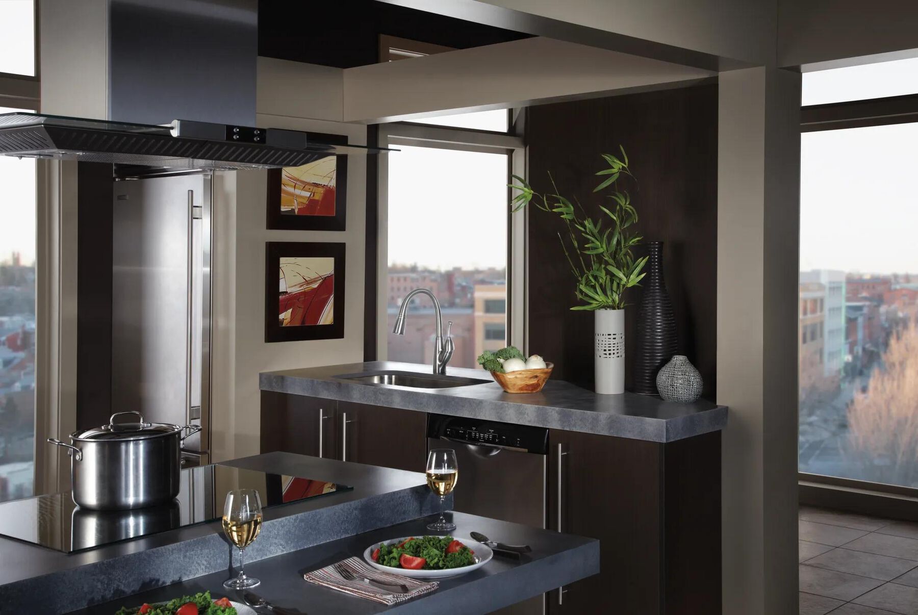Single Handle Pull-Down Kitchen Faucet