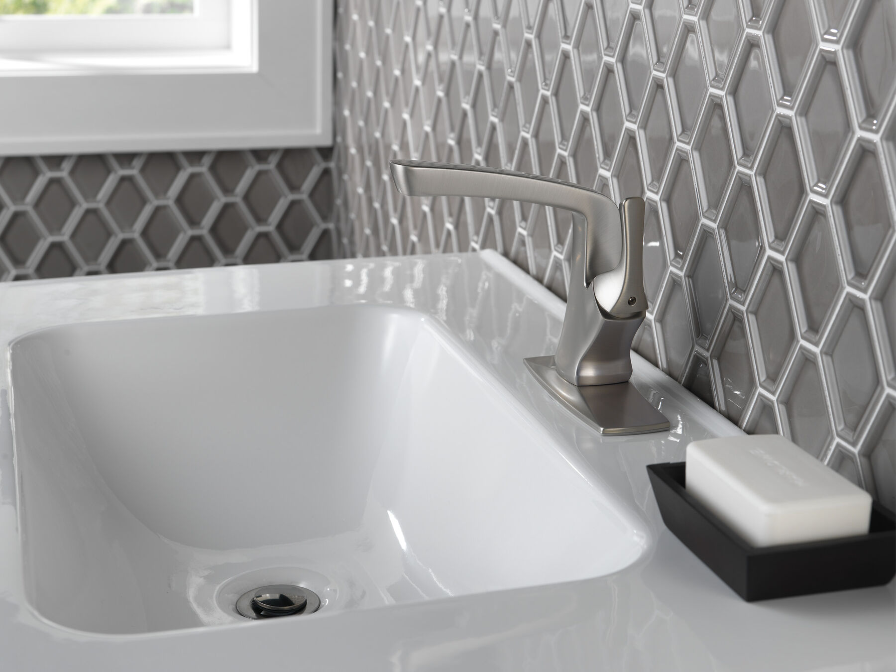Single Handle Centerset Bathroom Faucet
