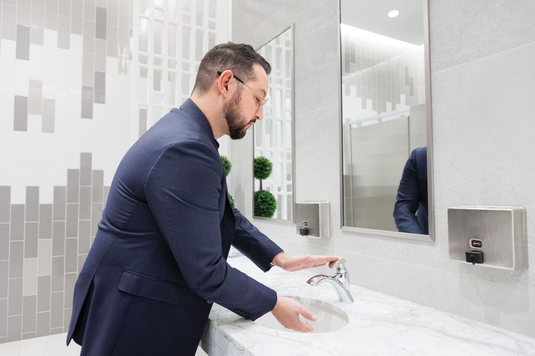 Single Hole Metering Slow-Close Bathroom Faucet