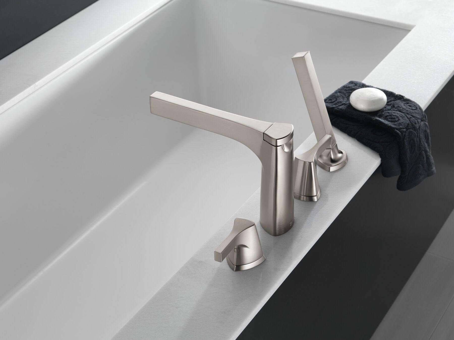 Roman Tub with Hand Shower Trim