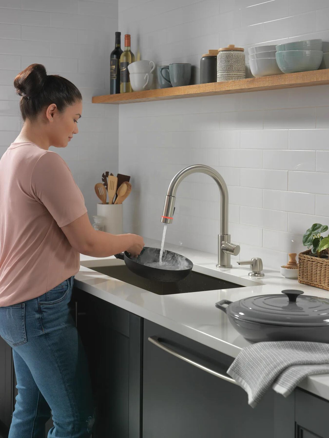 Single Handle Pull-Down Kitchen Faucet (Recertified)