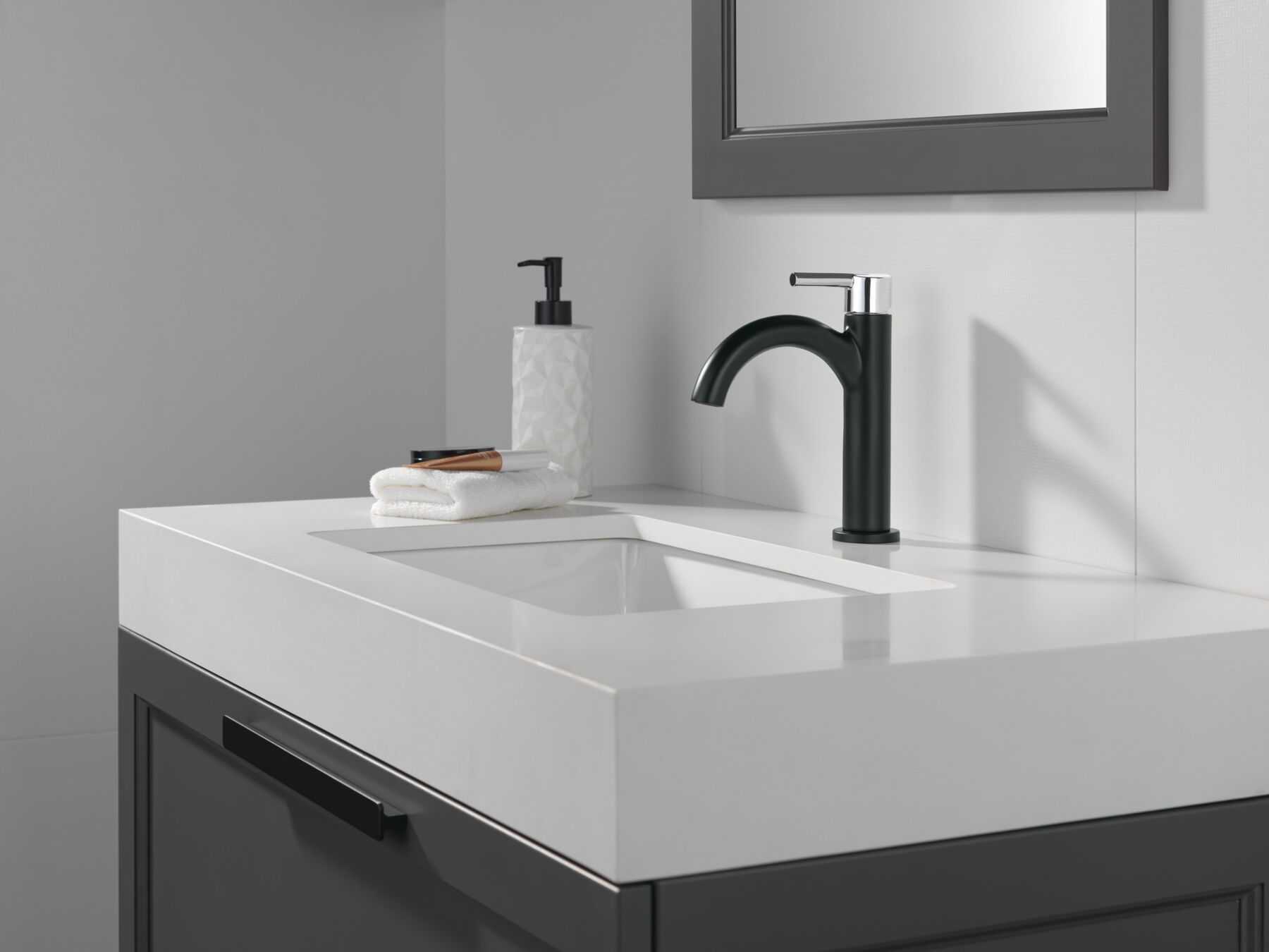 Single Handle Bathroom Faucet