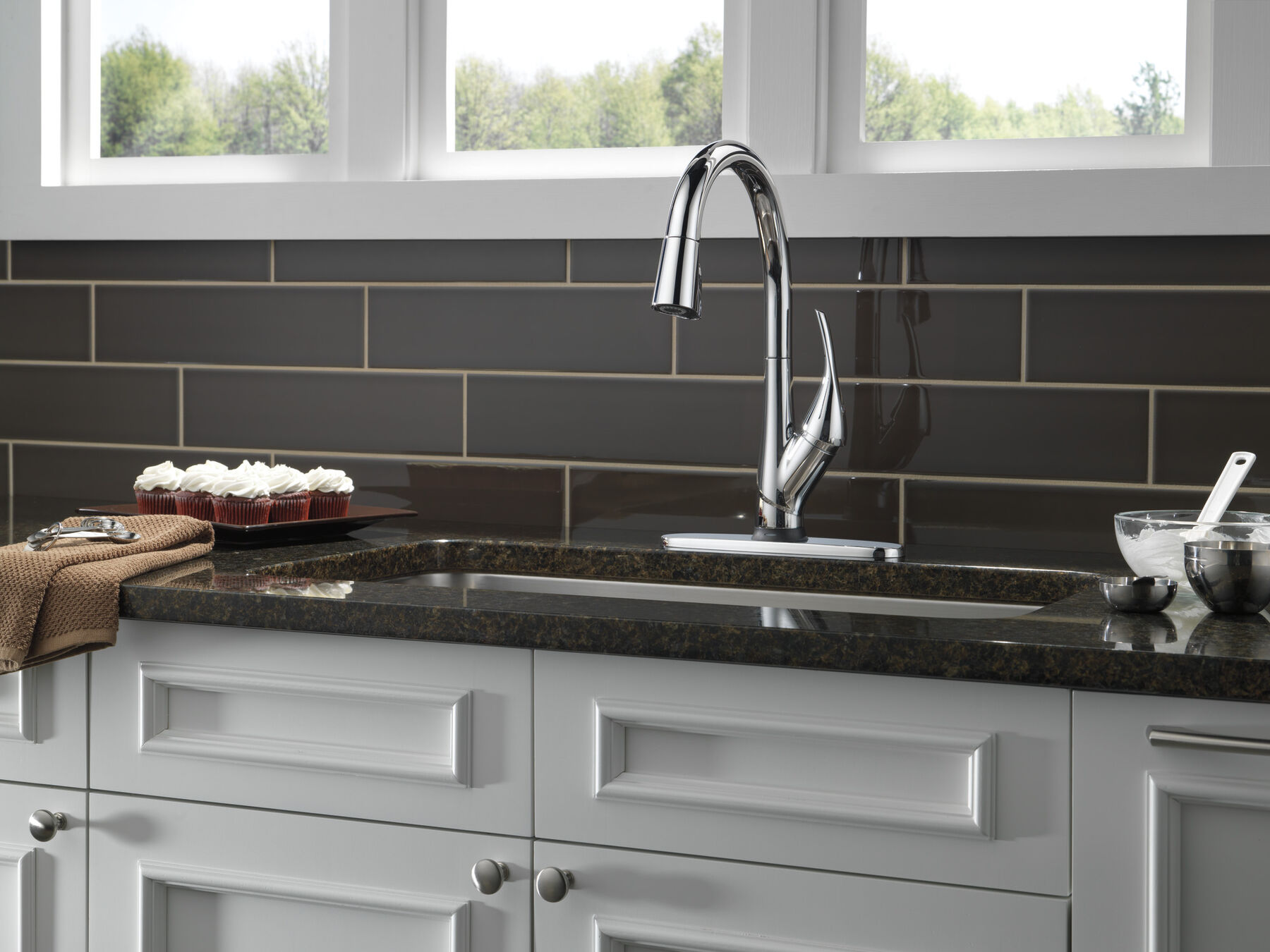 Single Handle Pull-Down Kitchen Faucet with Touch<sub>2</sub>O&reg; and ShieldSpray&reg; Technologies