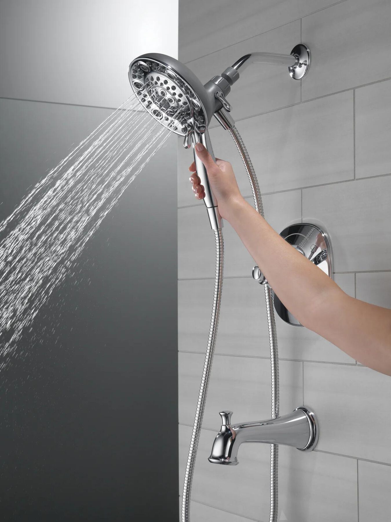 Monitor(R) 14 Series Tub and Shower with In2ition(R) Two-in-One Shower