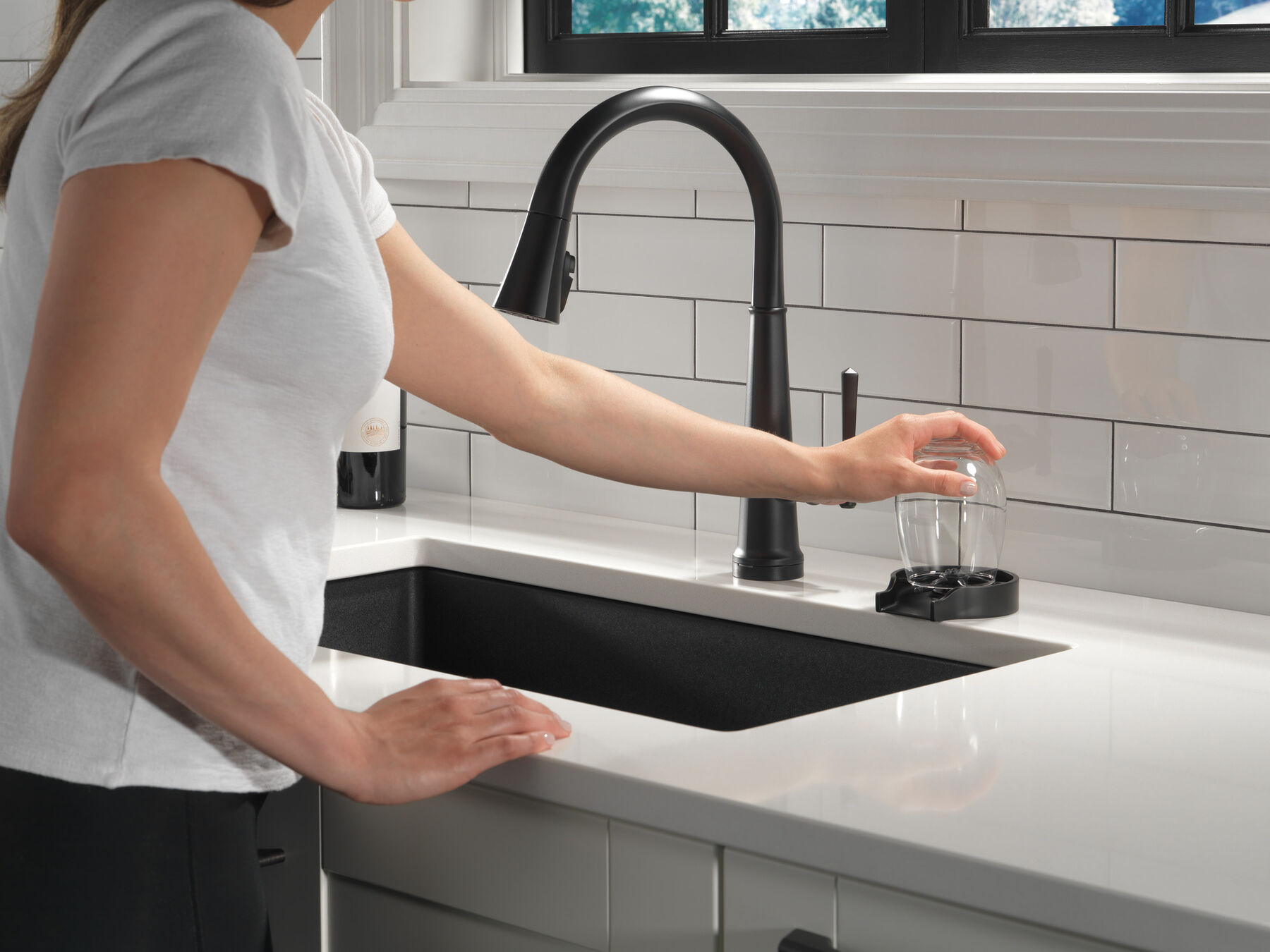 Single Handle Pull-Down Kitchen Faucet with Touch<sub>2</sub>O&reg; Technology