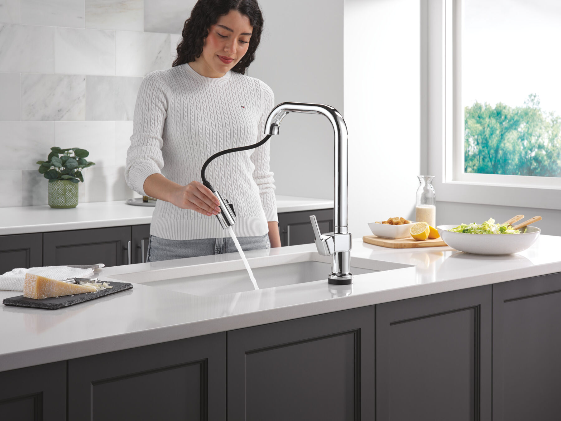 Touch2O&reg; with Touchless Technology Single Handle Pull-Down Kitchen Faucet
