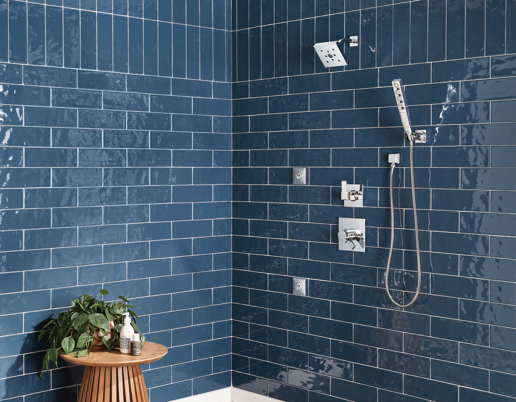 H<sub>2</sub>Okinetic&reg; 4-Setting Wall Mount Hand Shower