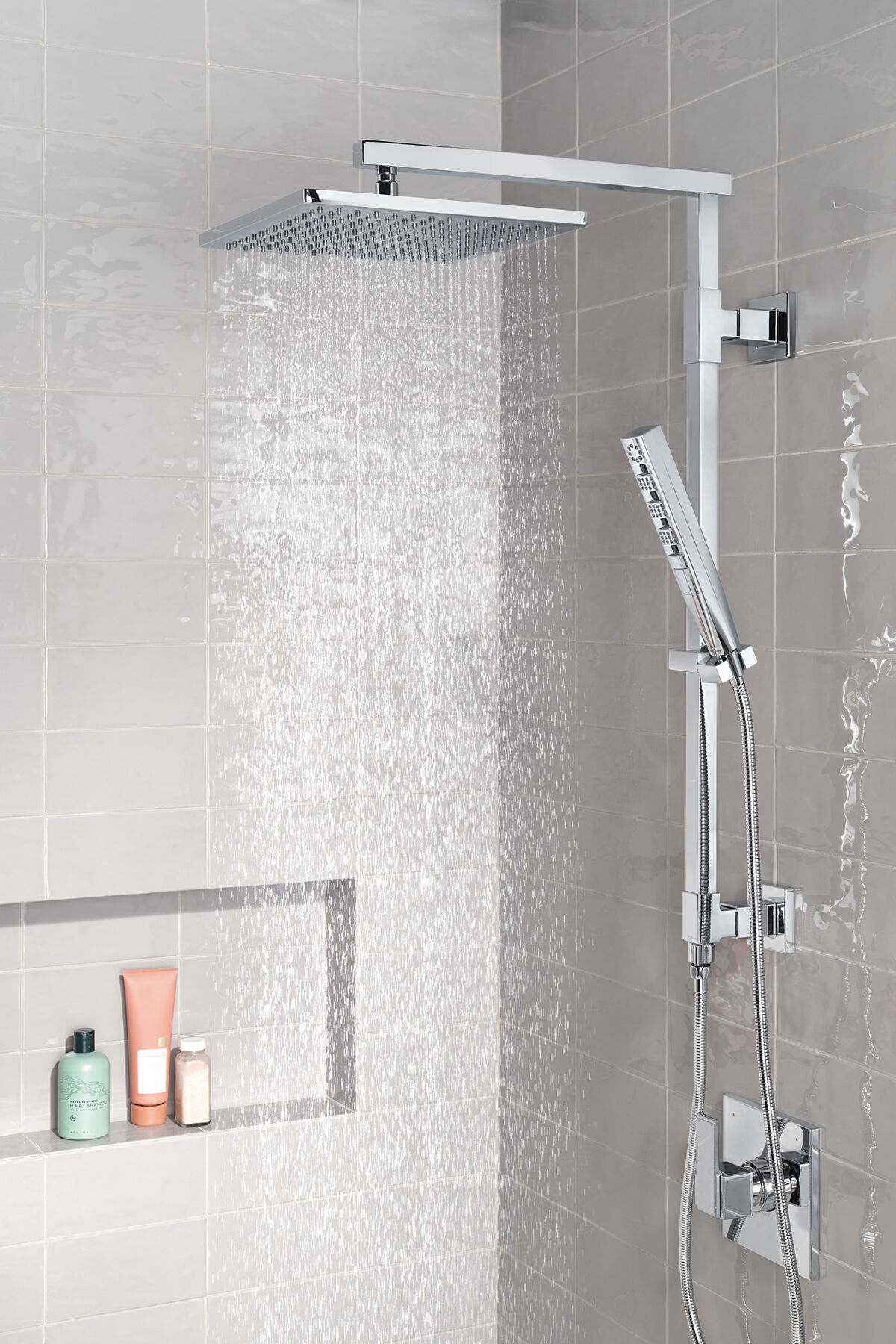 Emerge&reg; 26" Angular Shower Column