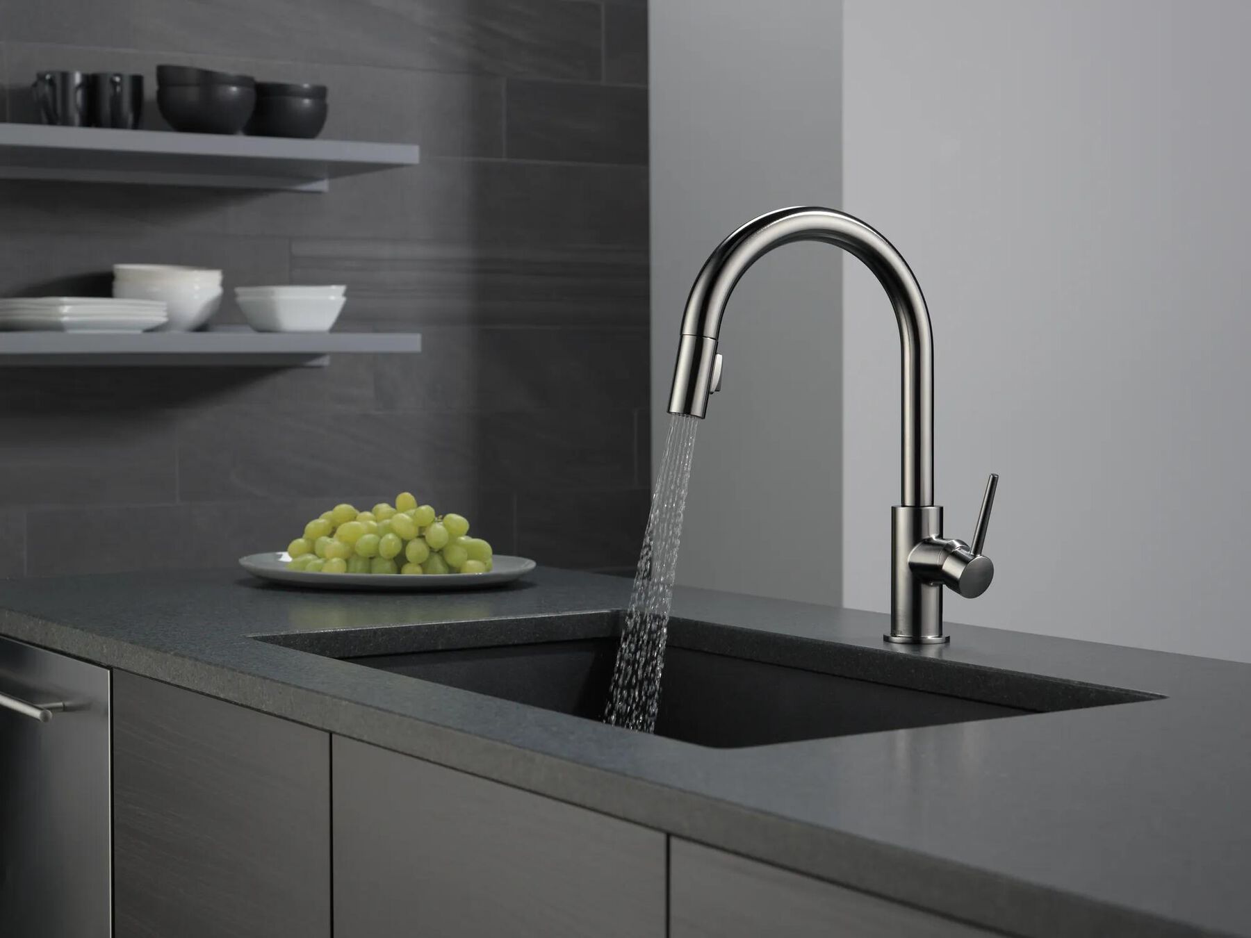 Single Handle Pull-Down Kitchen Faucet (Recertified)