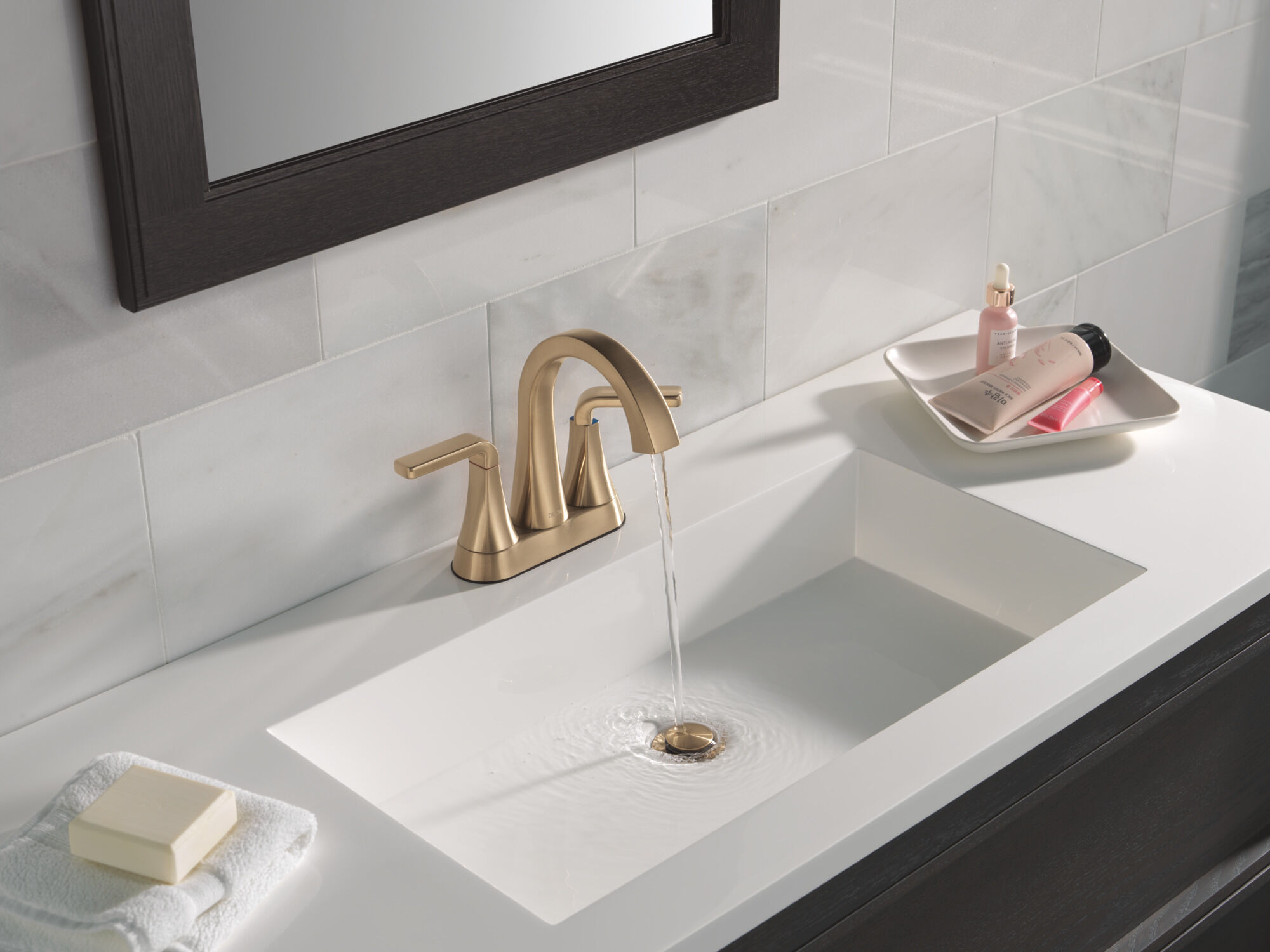 Two Handle Centerset Bathroom Faucet in Champagne Bronze 2562LF