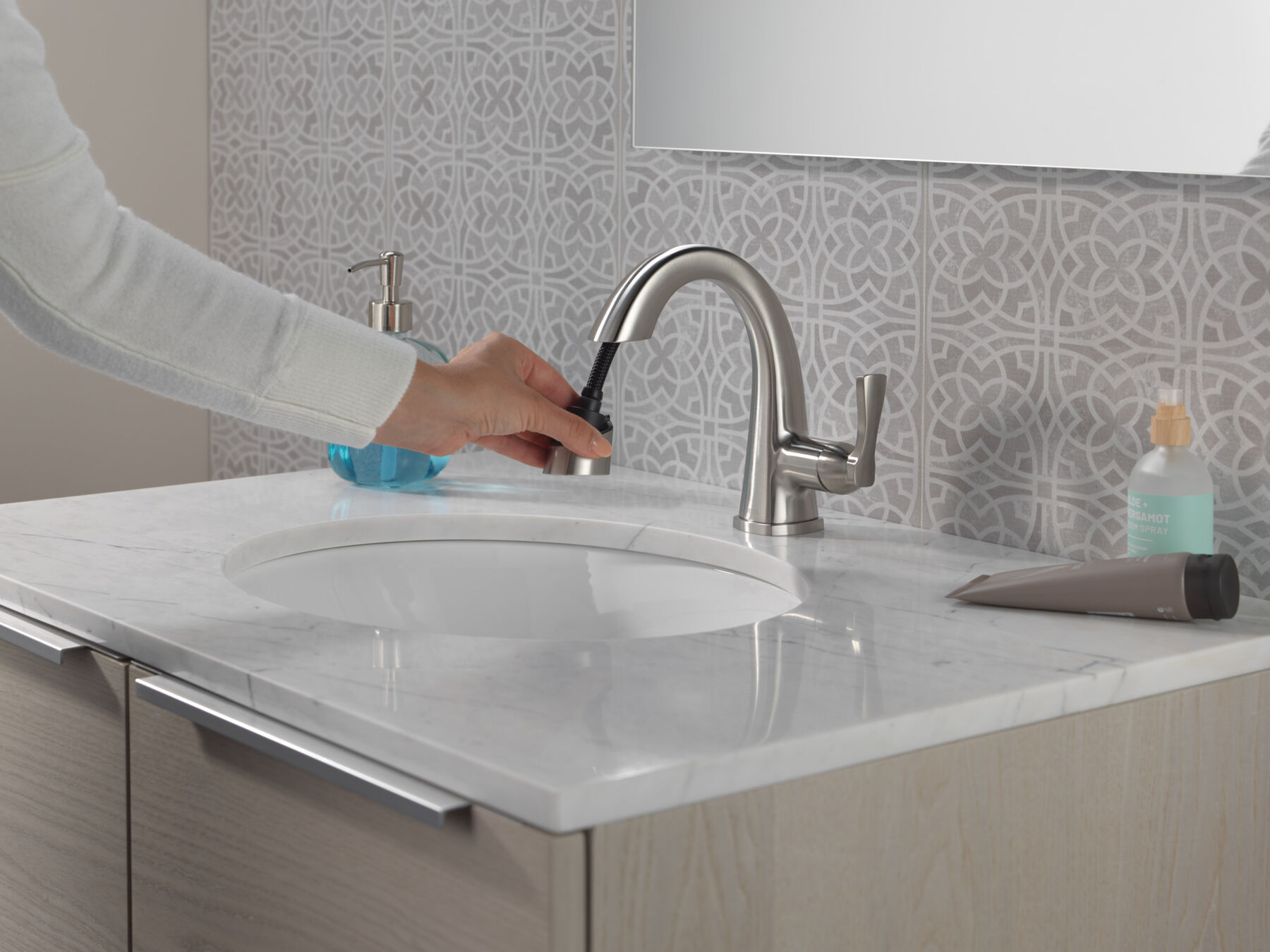 Single Handle Pull Down Bathroom Faucet (Recertified)