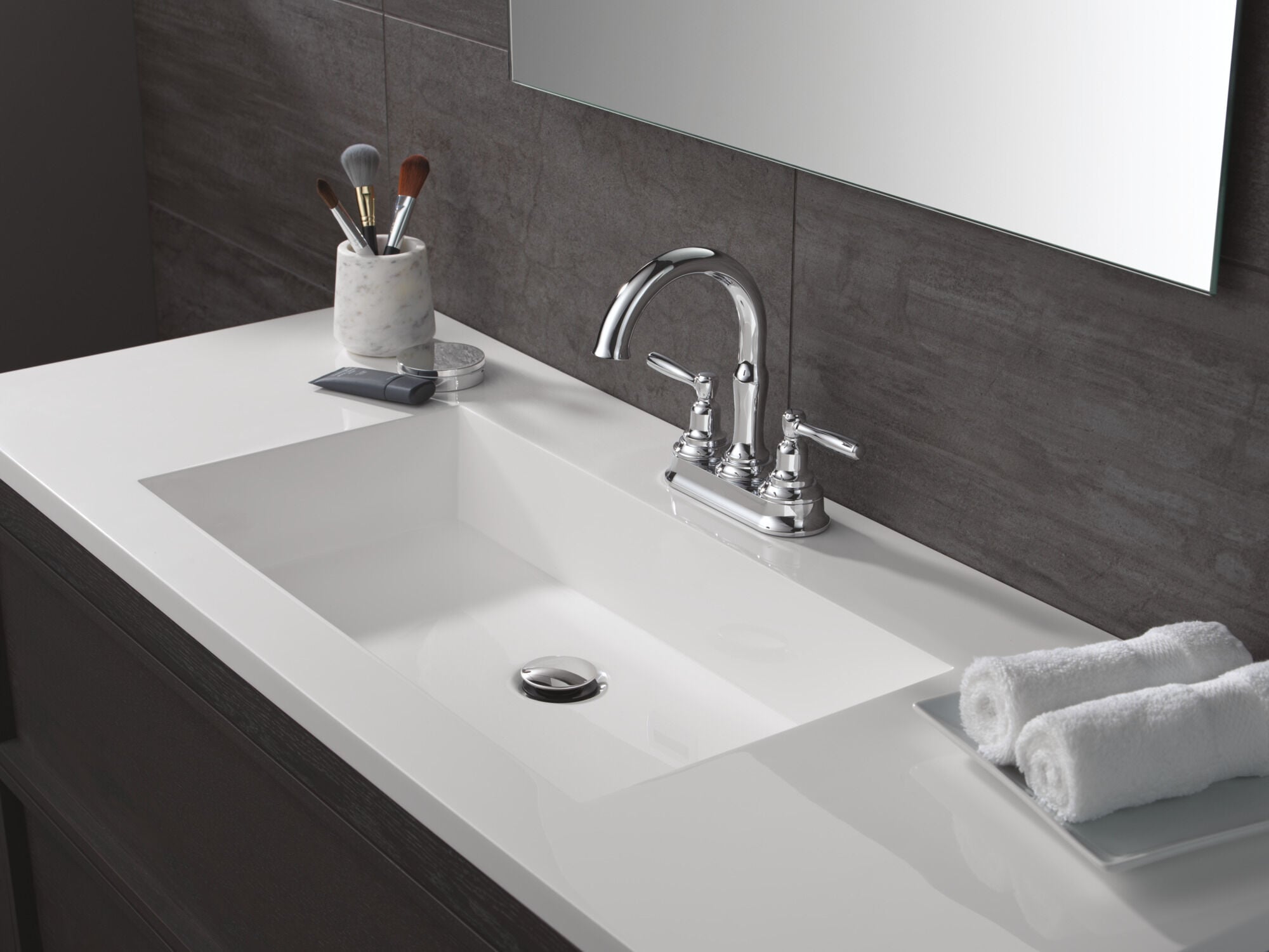 DELTAさま専用　新品　2本セット Two Handle Centerset Bathroom Faucet in Chrome 25985LF | Delta Faucet