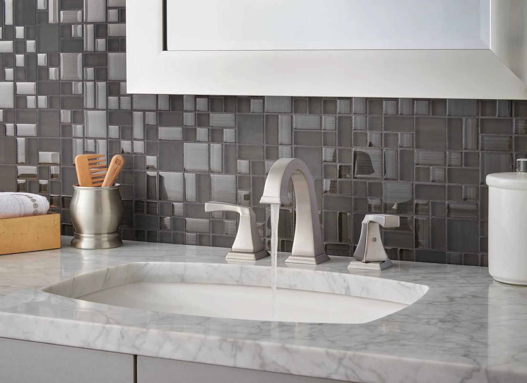 Two Handle Widespread Bathroom Faucet (Recertified)