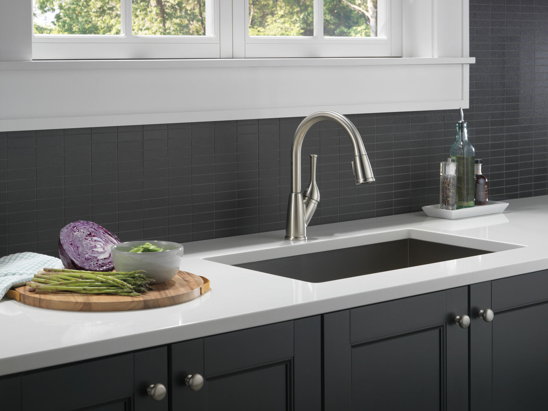 Single Handle Pull-Down Kitchen Faucet