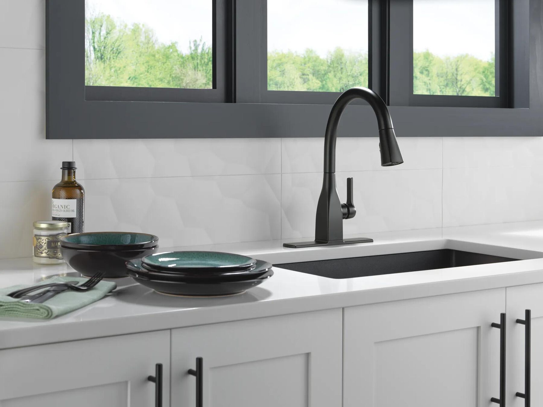 Single Handle Pull-Down Kitchen Faucet With ShieldSpray&reg; Technology