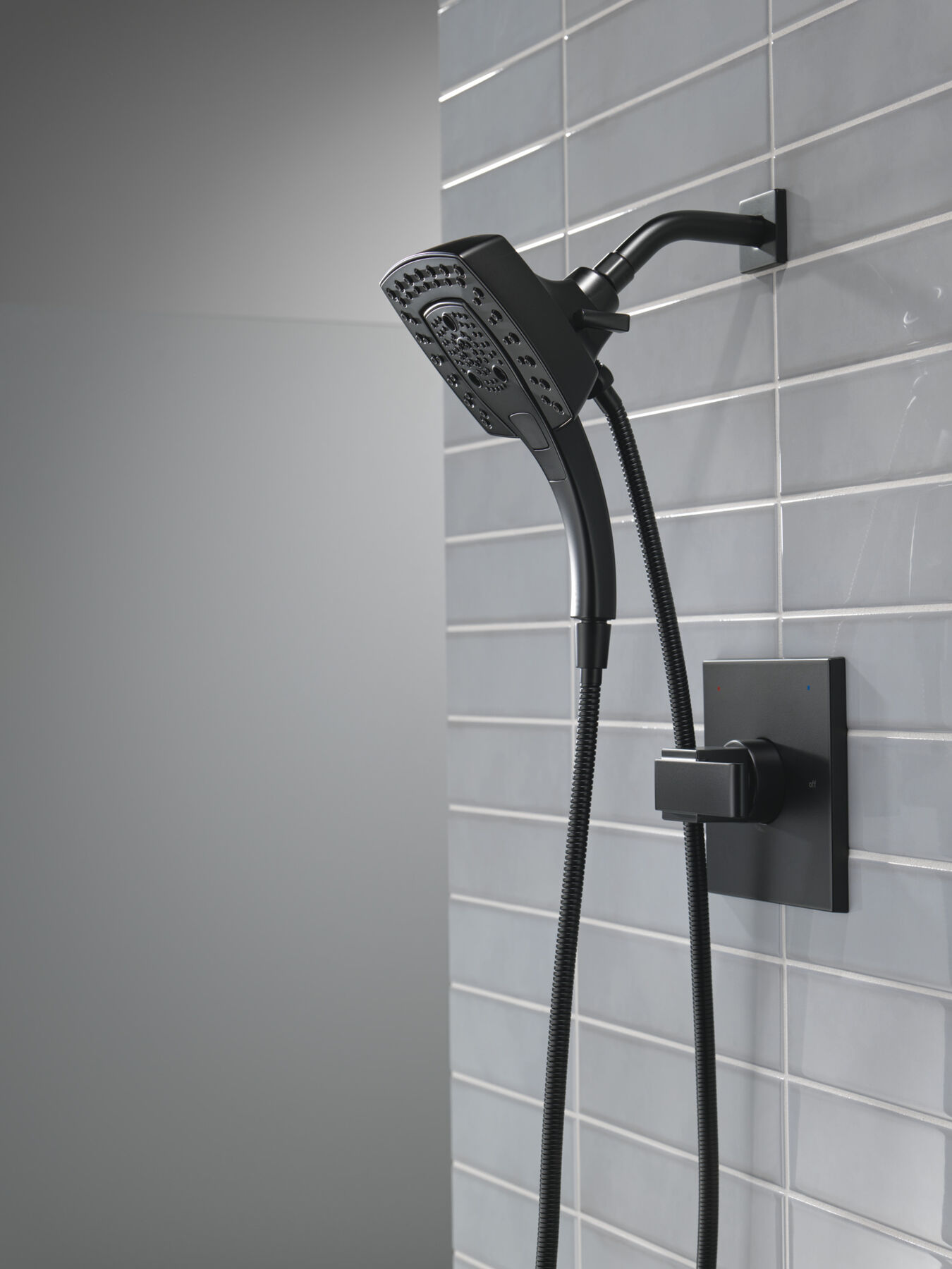 H<sub>2</sub>Okinetic&reg; In2ition&reg; 5-Setting Two-in-One Shower