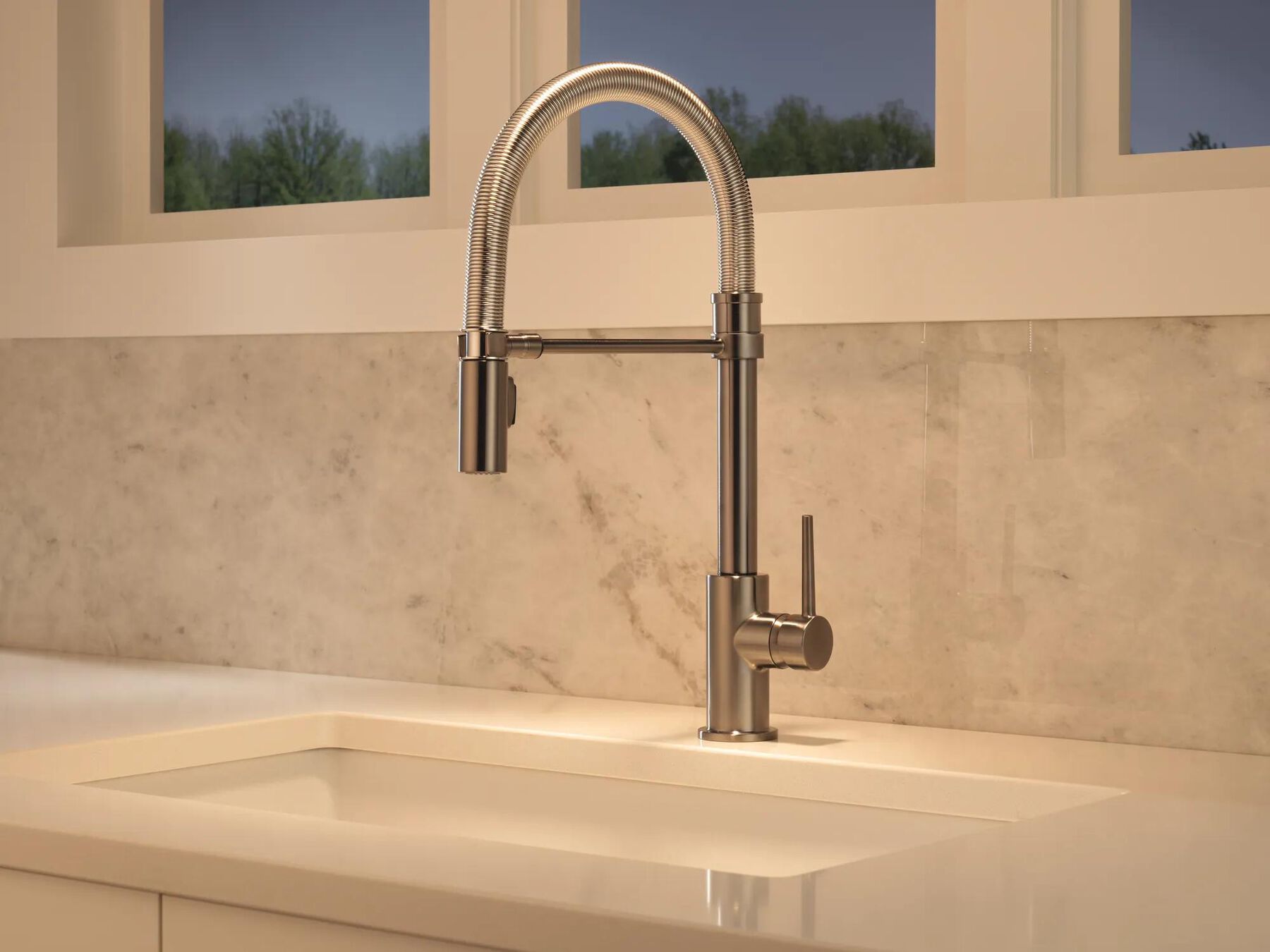 Single-Handle Pull-Down Spring Kitchen Faucet