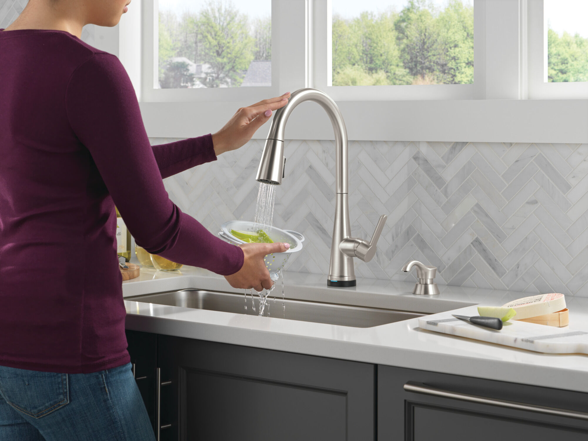 Single Handle Pull-Down Touch2O® Technology Kitchen Faucet with