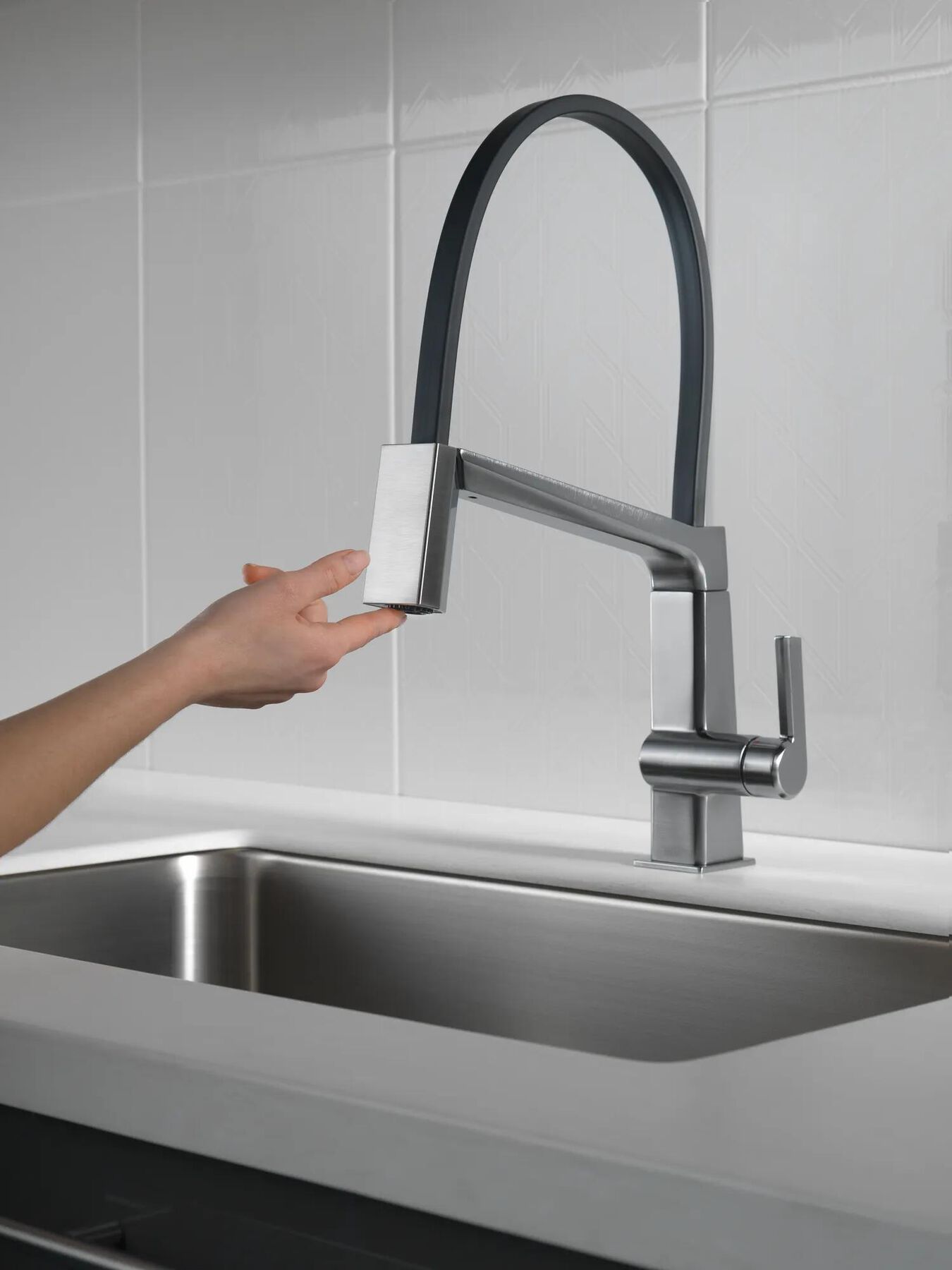 Single Handle Exposed Hose Kitchen Faucet