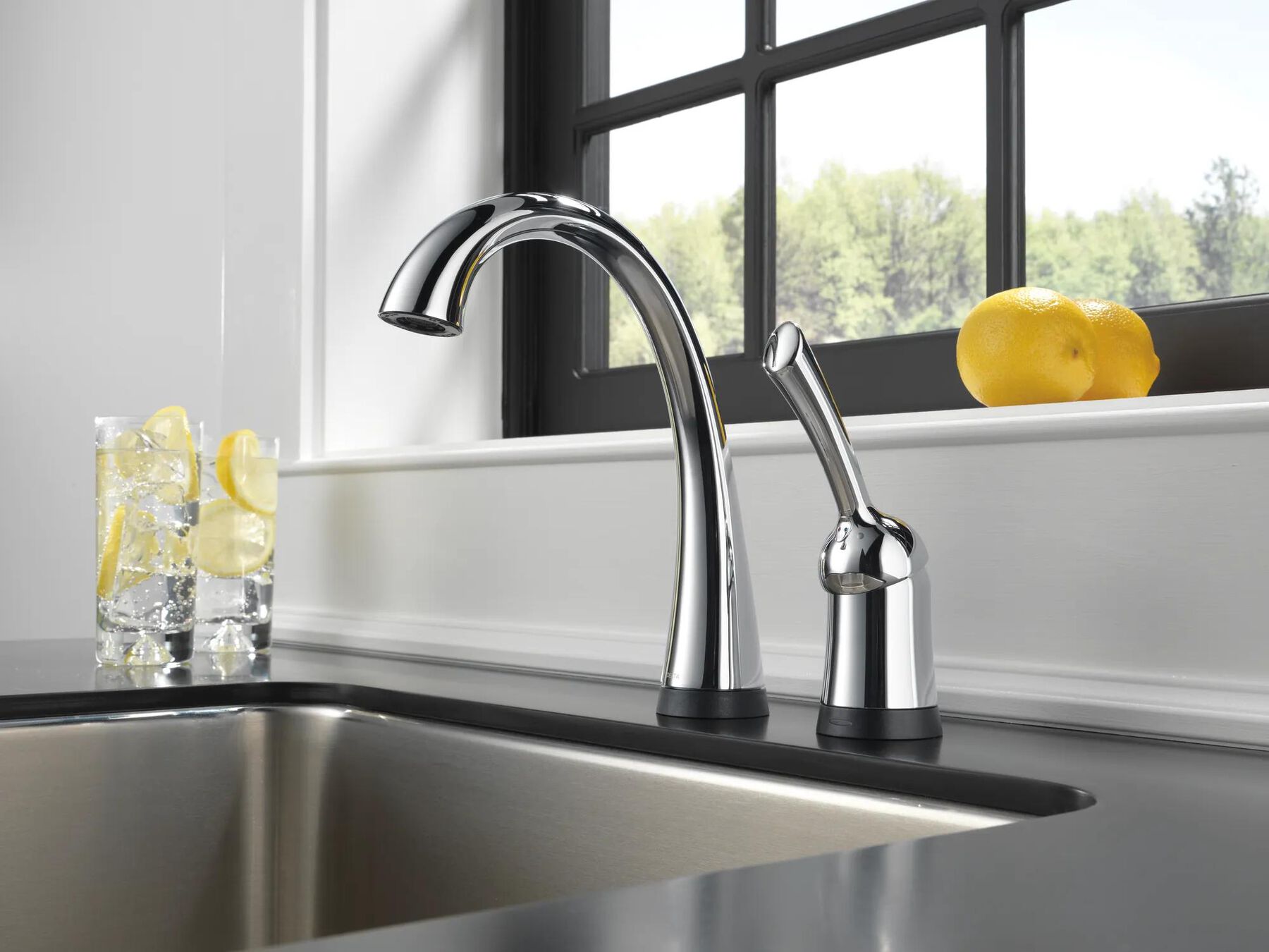 Single Handle Bar / Prep Faucet with Touch2O&reg; Technology