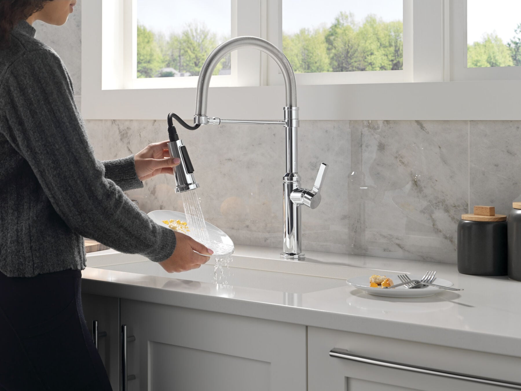Single Handle Pull-Down Kitchen Faucet With Spring Spout