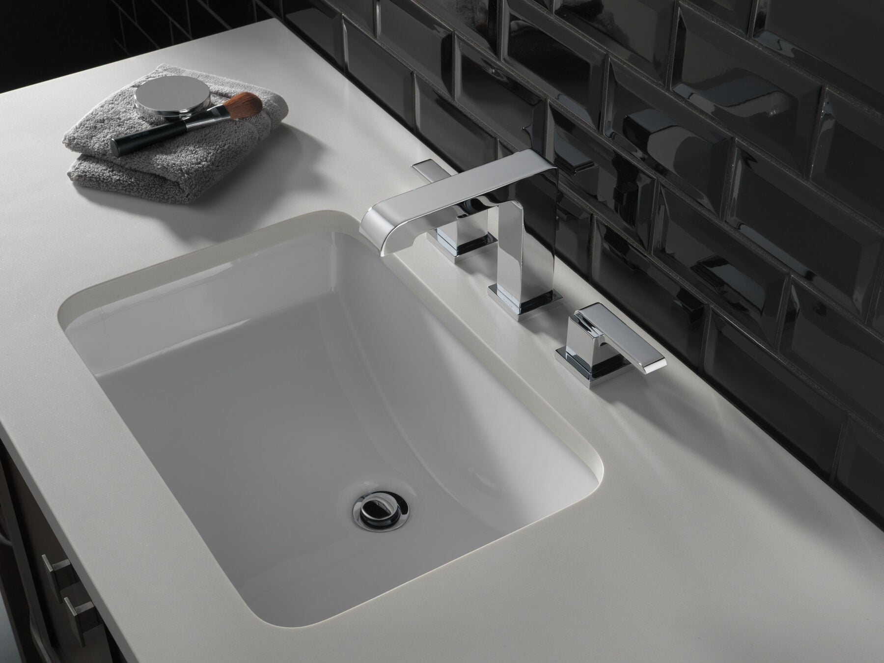 Two Handle Widespread Bathroom Faucet